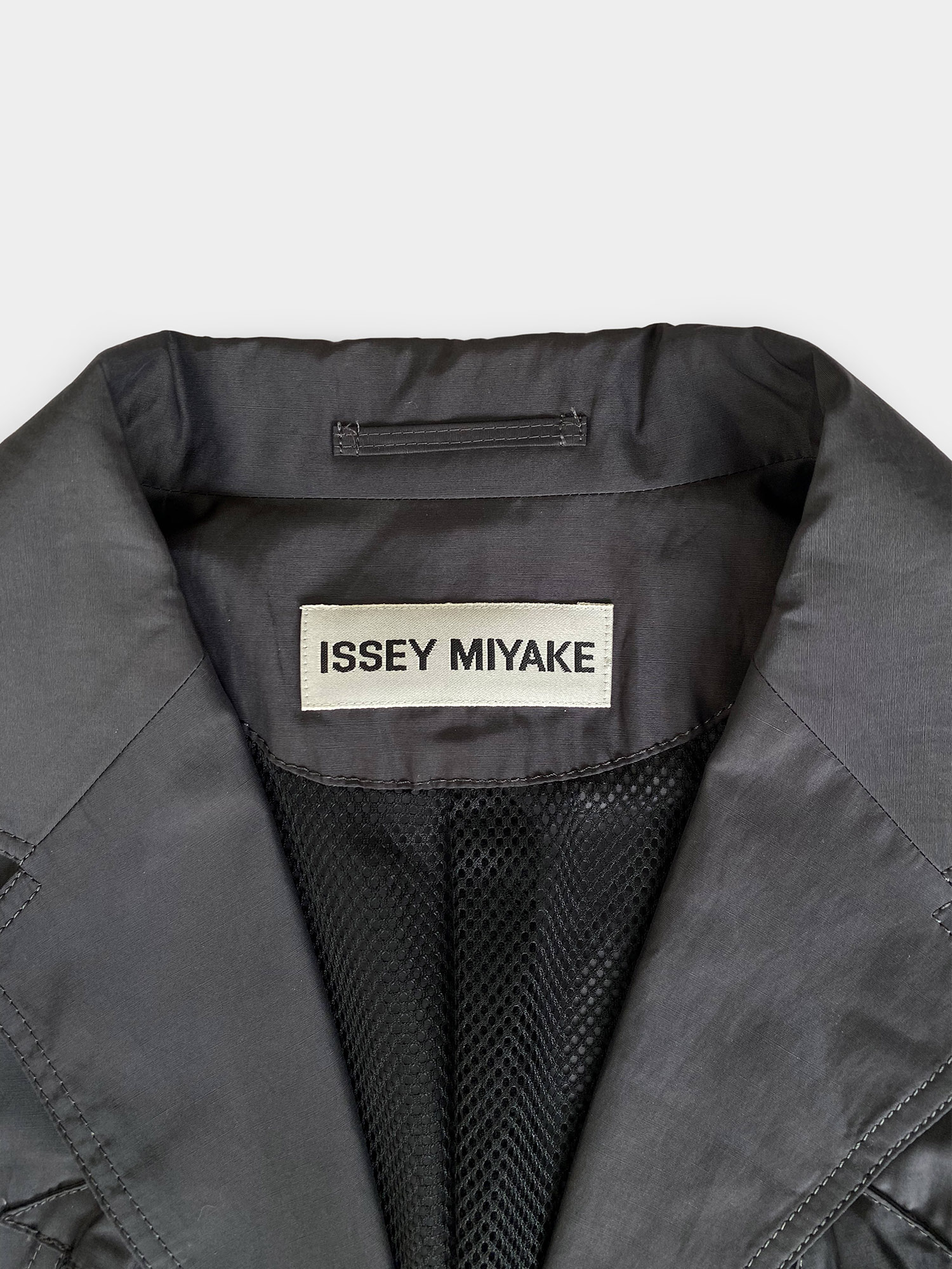 ISSEY MIYAKE ZIP BLAZER - ARCHIVED