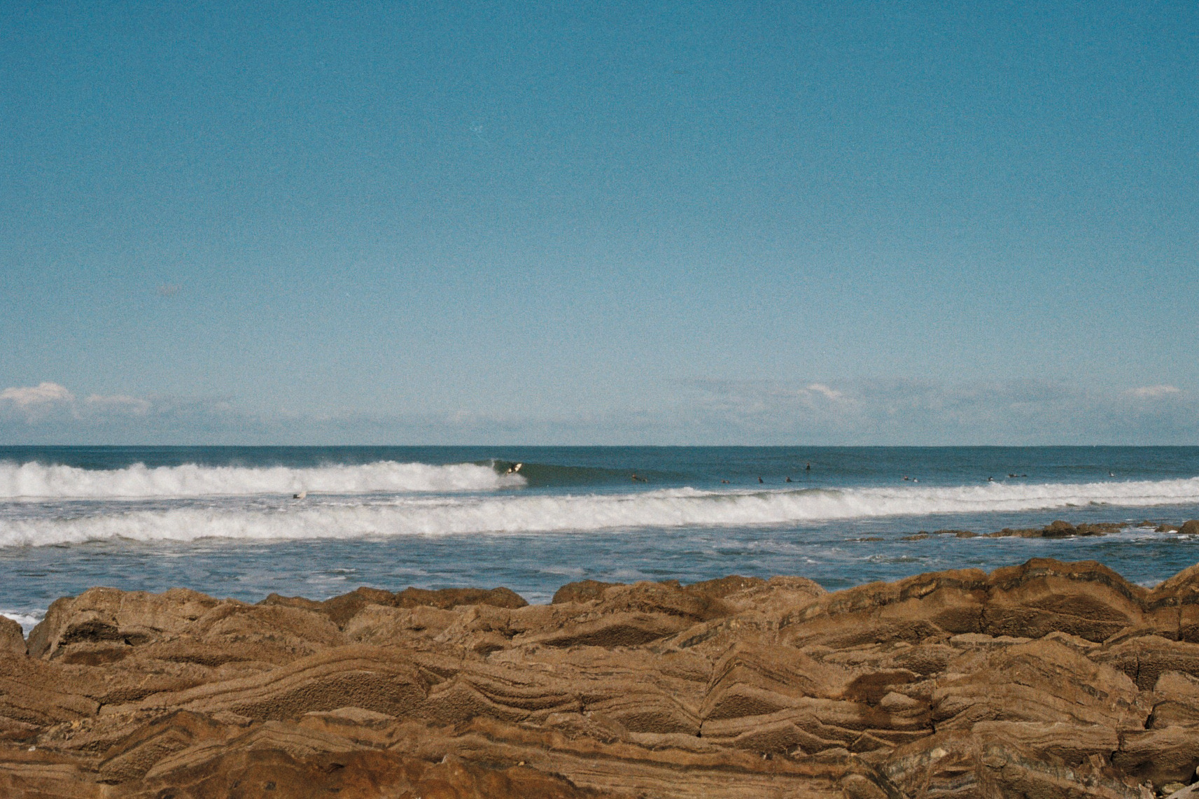 La belle droite des Embruns à Bidart, le surf au pays basque français