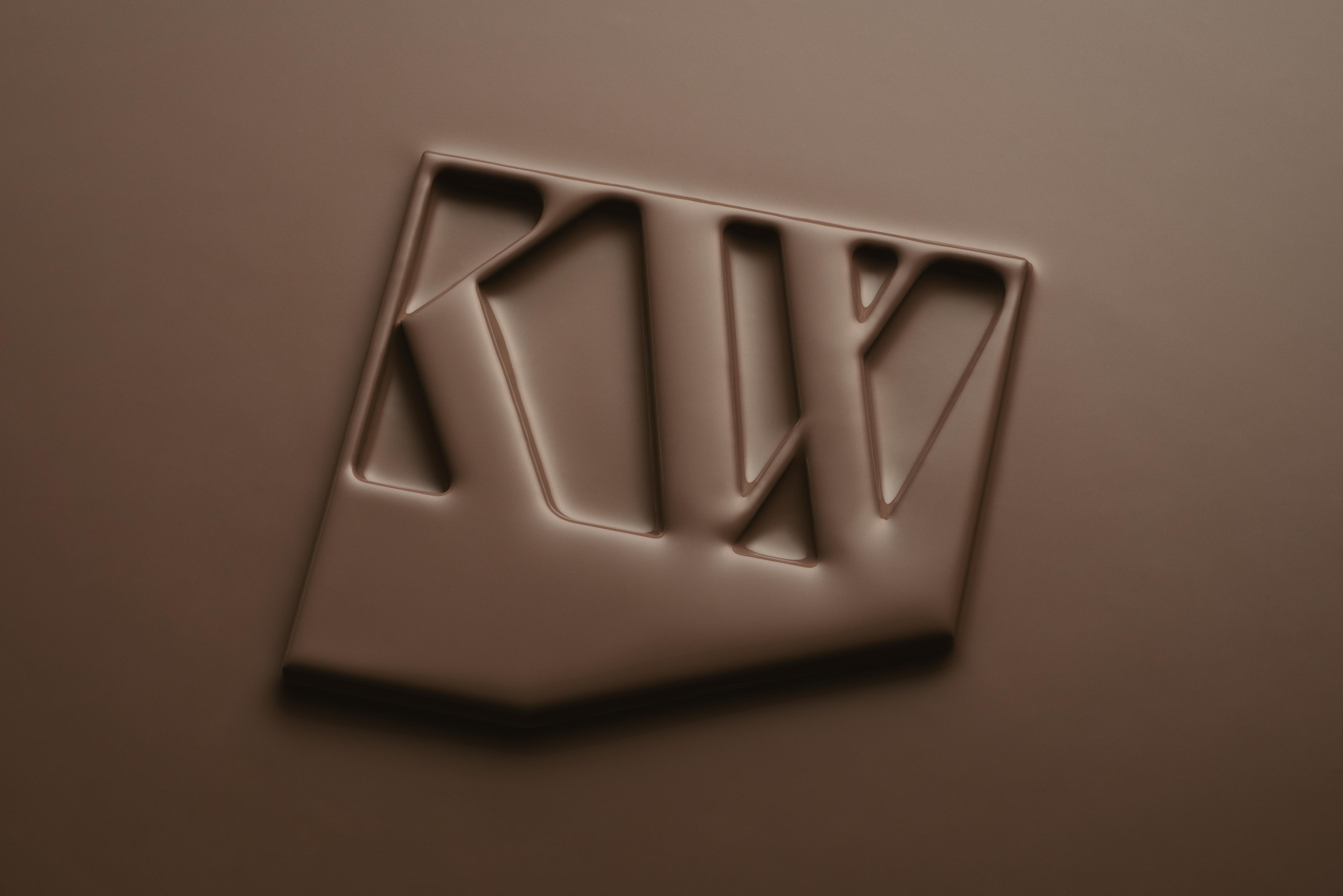 Texture Stylist Sara Wacksman designs a compelling liquid texture for Kjaer Weis
