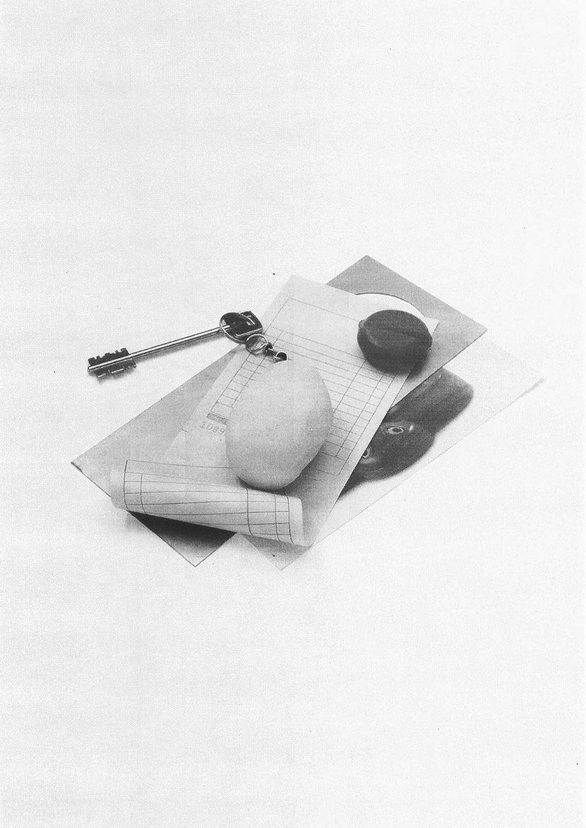 5/5 Get a room !? – Clés, accroche-porte, bons de commande, pomme de terre en argile, peau de Babybel, image de tortue, dimensions variables, 2021