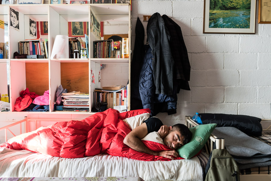 &Ouml;zan travaillait au centre culturel Cigerxwin de Diyarbakir avant que celui-ci ne soit ferm&eacute;. Il y a 5 mois,il a choisi de quitter le pays.