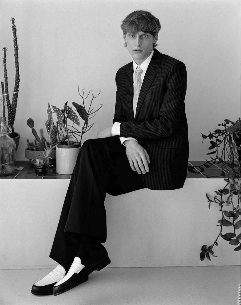 WALLPAPER by Alexandre Guirkinger