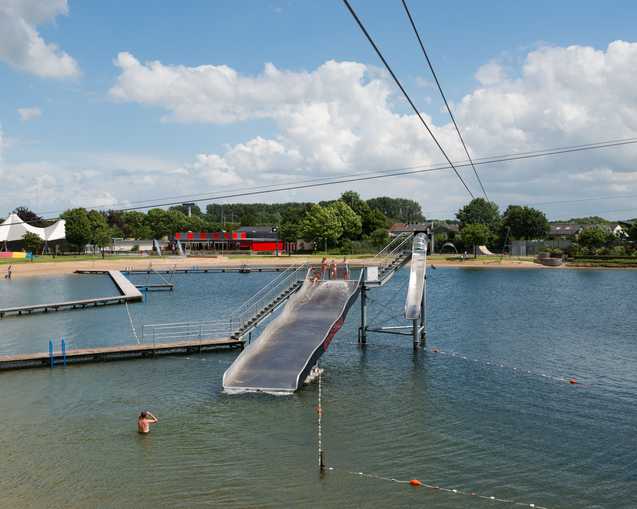 Betuwestrand, Beesd (Gelderland) - Beach pool, originally a sand excavation for the construction of the A2, the most important North-South motorway in the Netherlands, running from Amsterdam to Maastricht.