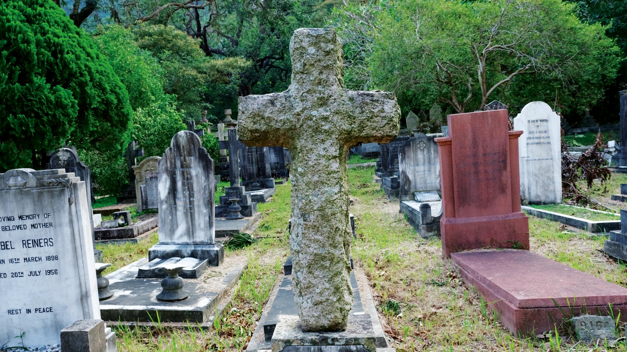 天主教聖彌額爾墳場