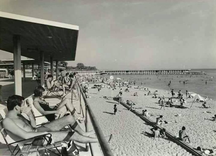 Figure 8 - Ataköy Beach Gazino, sunbathing