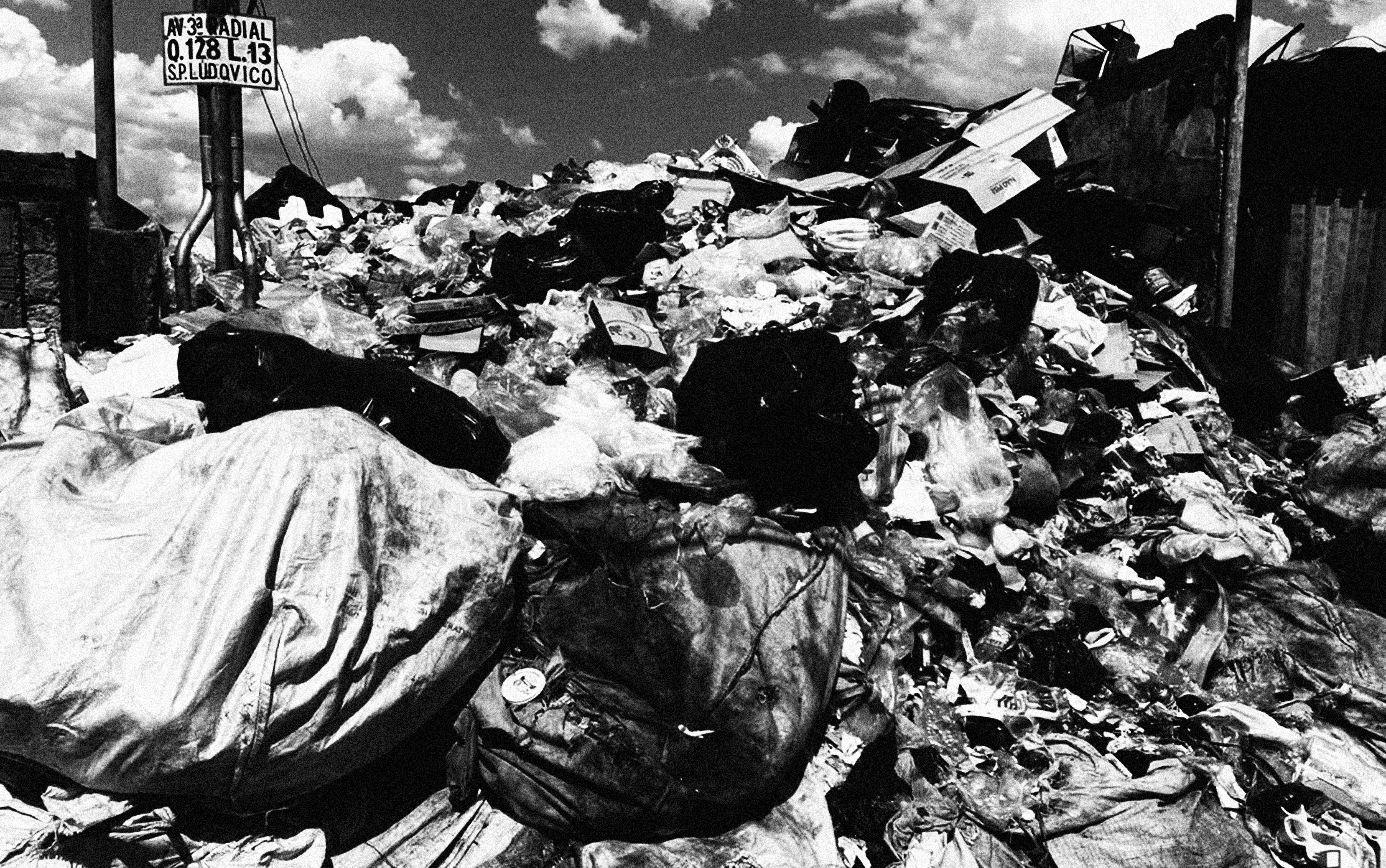 o material era de pouco interesse; quase sem exceção 