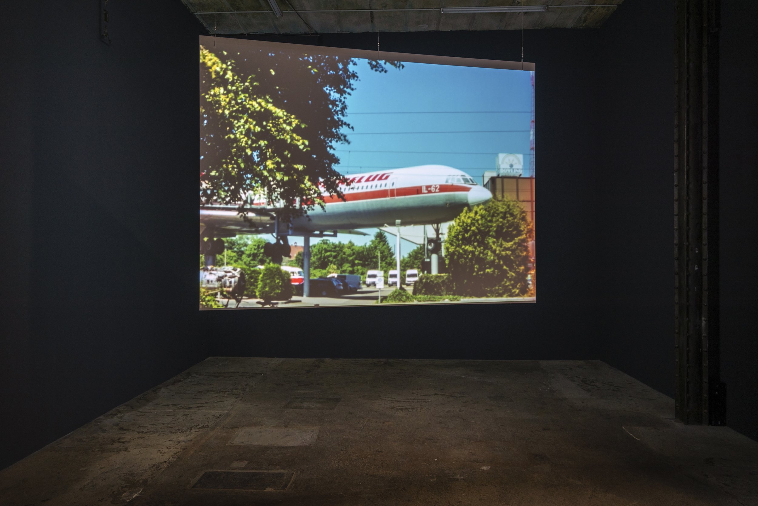 From Distant Divides images by Sven Bergelt