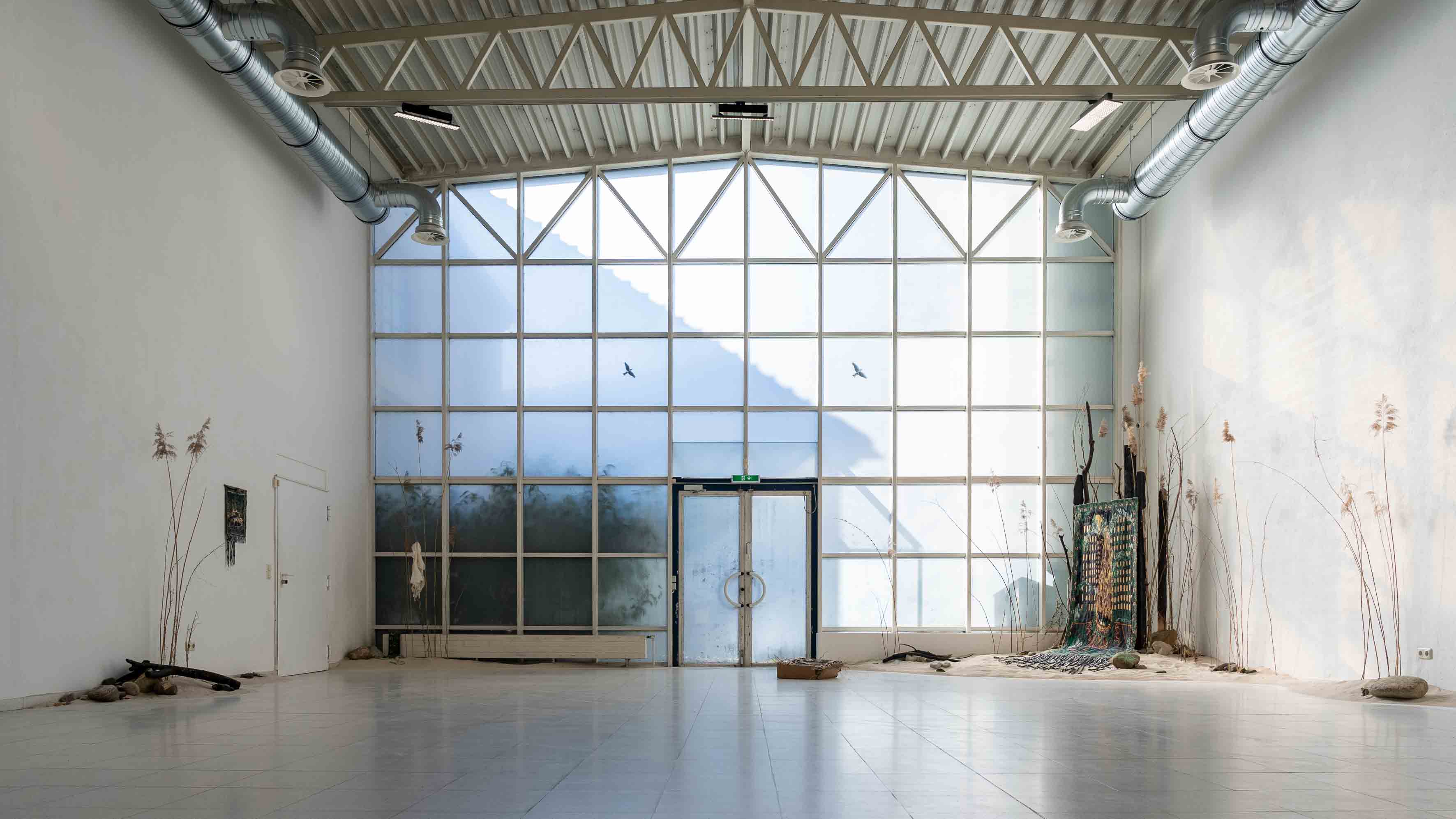 DE VARME HÆNDER (HOT HANDS!) by OLIVIA RODE HVASS as a part of the group exhibition UNDER THE WEAVER’S HANDS at KUNSTHALLE TRIER curated by ÇAĞLA ERDEMIR [from 20250327 to 20250427]