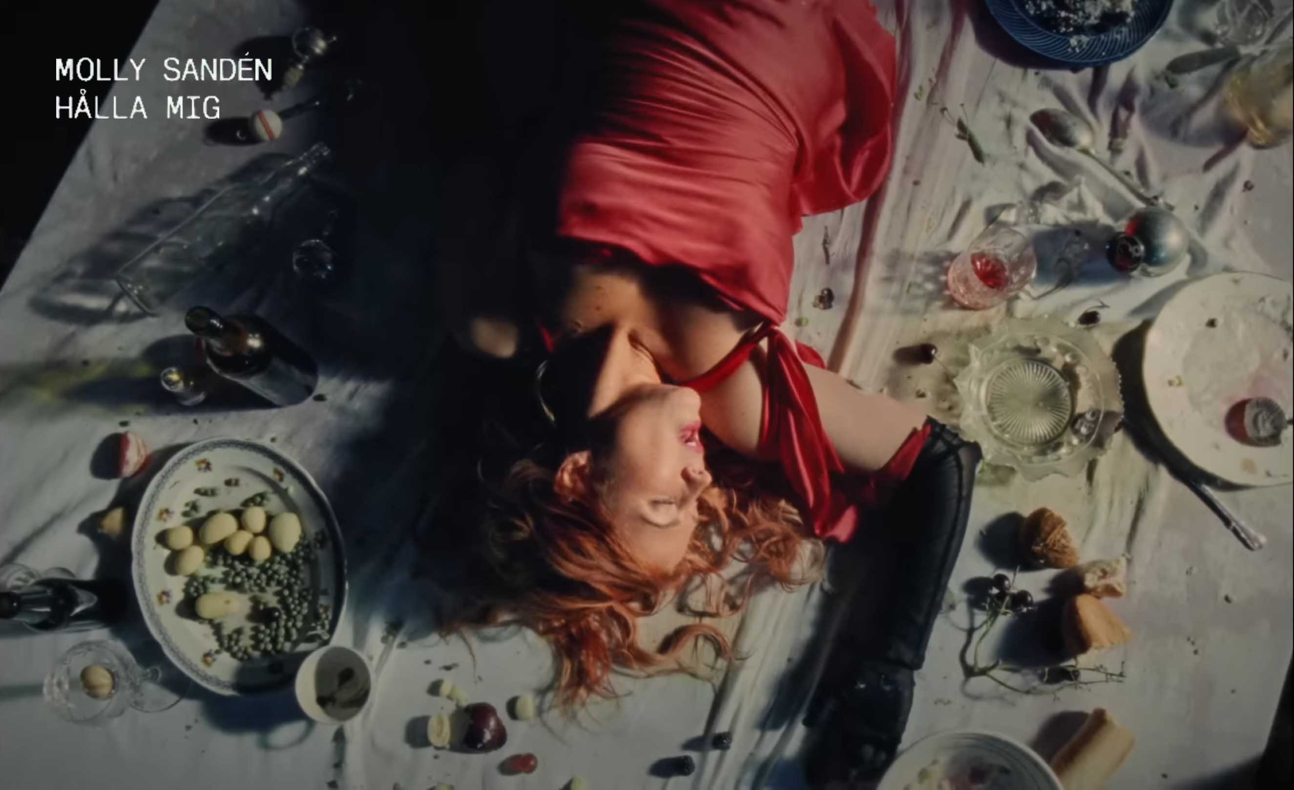 Molly Sandén, Zoë Que, Hålla Mig