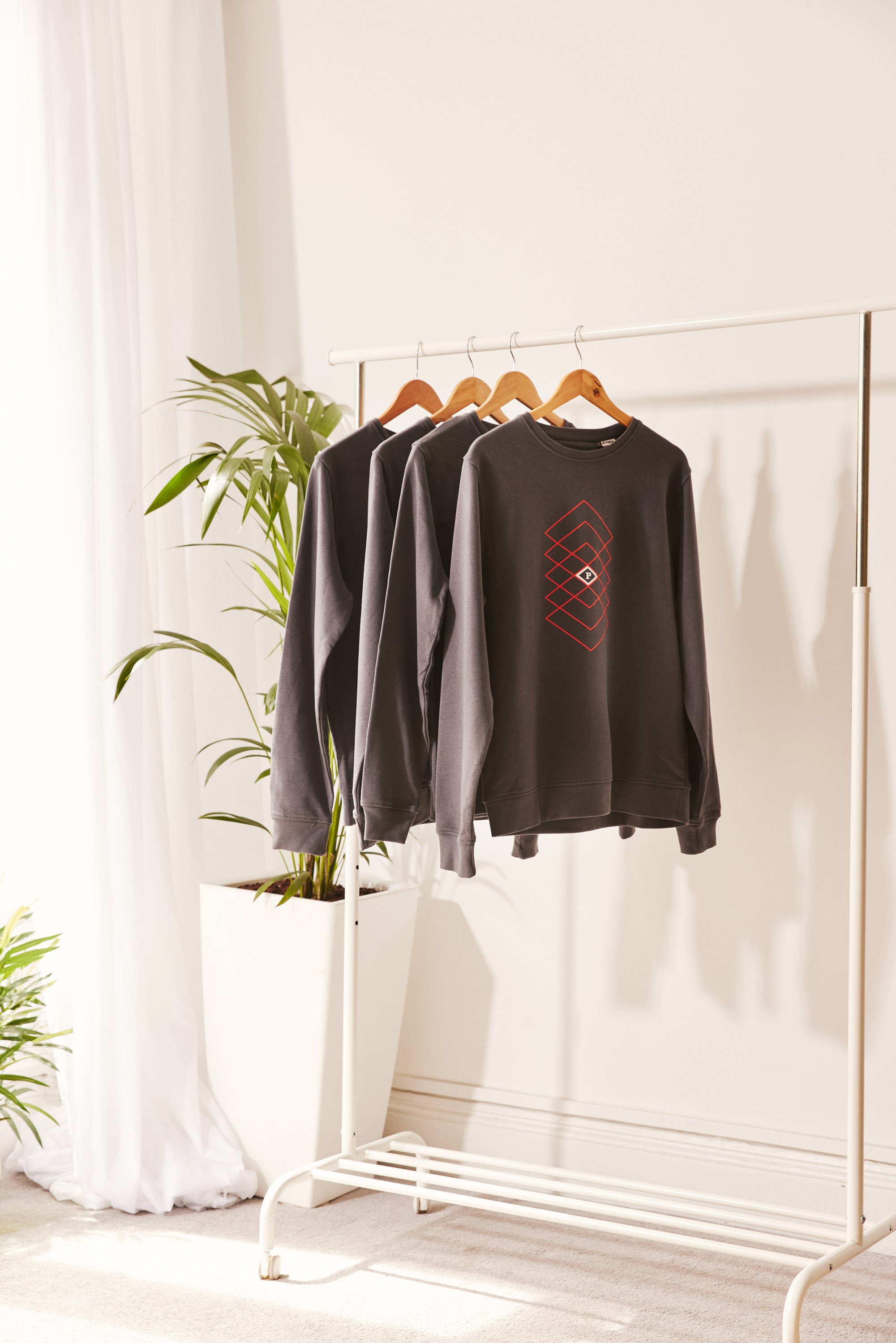 Lifestyle and drinks photoshoot of Powers Whiskey by Dublin based advertising photographer Alex Sheridan. Irish Whiskey photography for Teneo advertising agency.