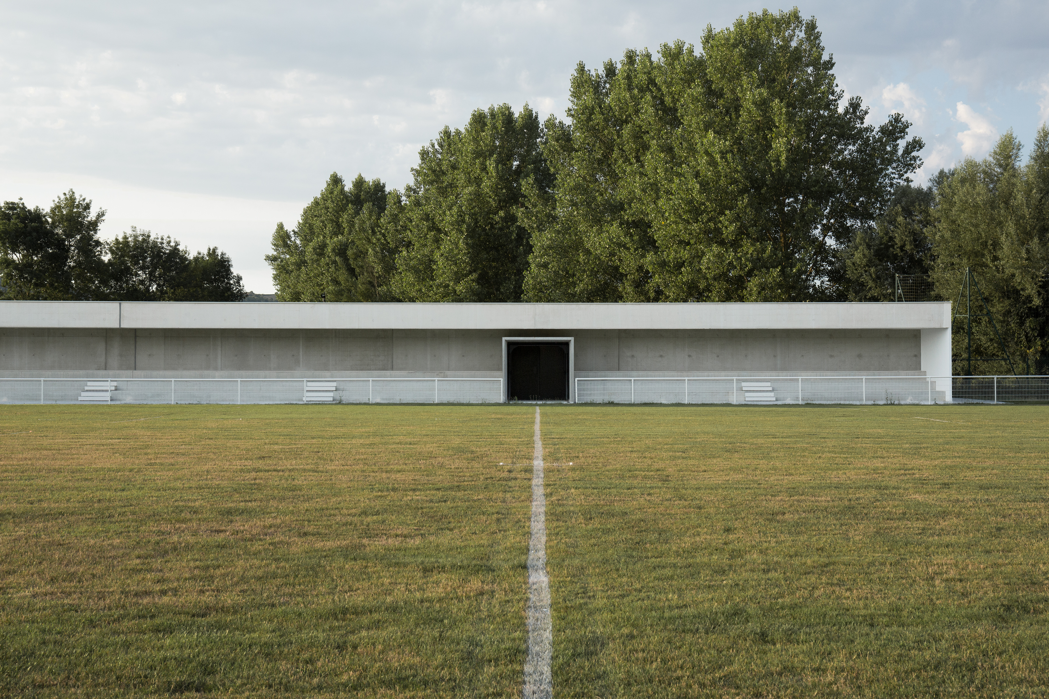 Stade de Collonges, L'Isle d'Abeau, Lis & Daneau Architectes