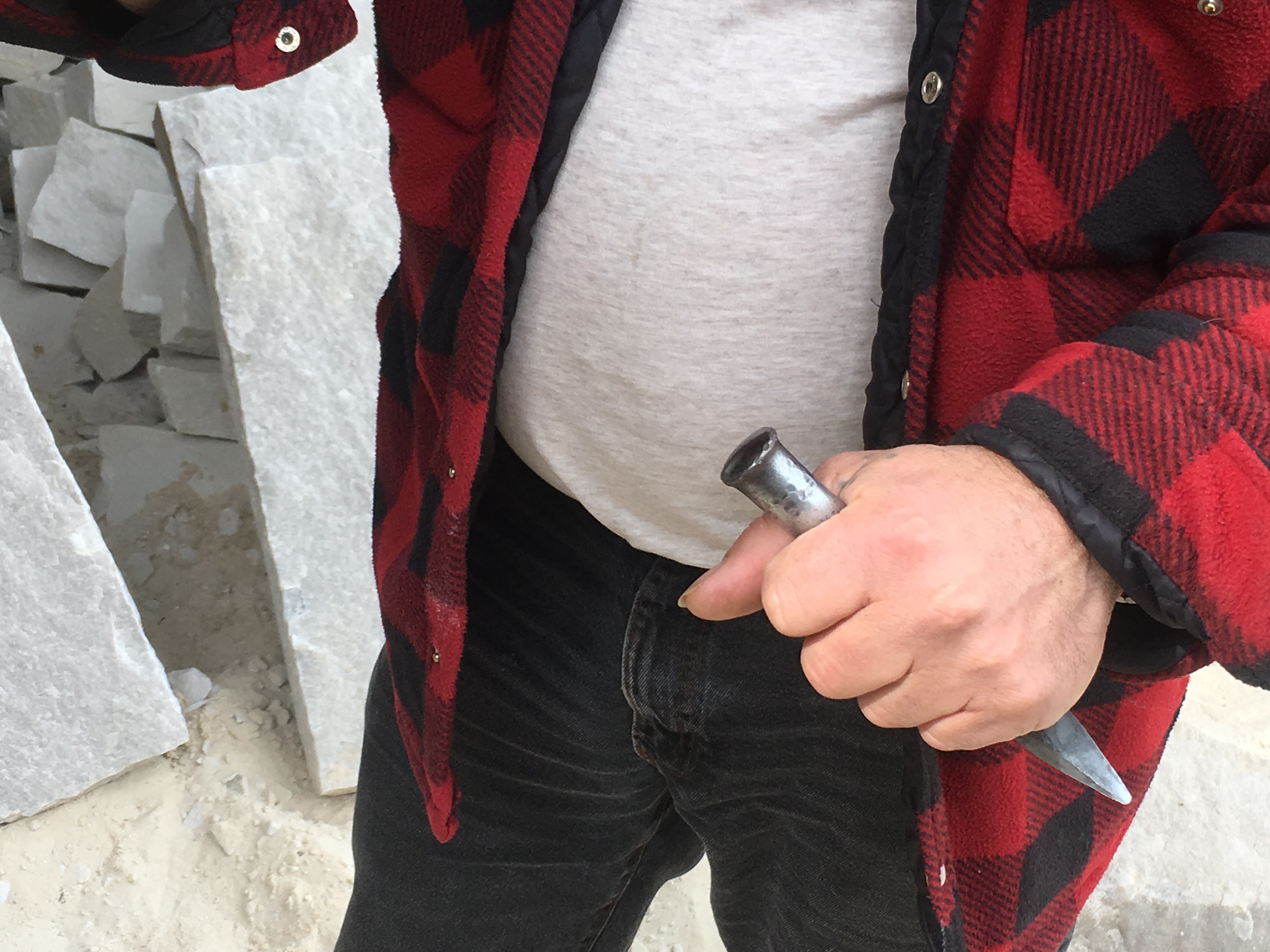 Tous les 3 à 5 bécots (trous), l'outil repart à la forge