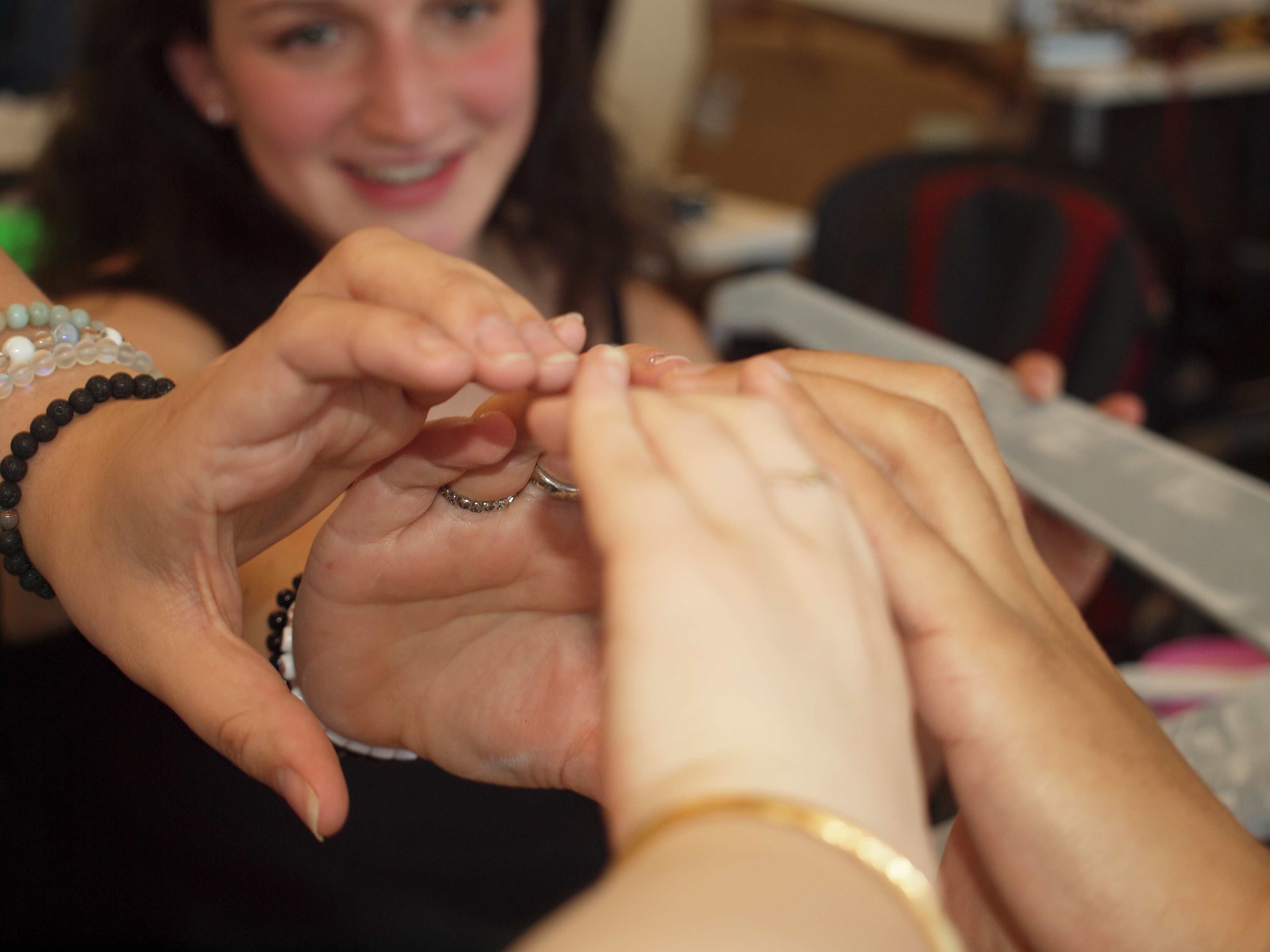 teams that really love each other have team handshakes