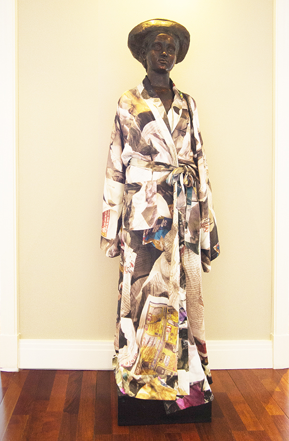 Untitled, 2007, silk bathrobes, variable dimensions  Courstesy of the artist and gallery Laurent Godin