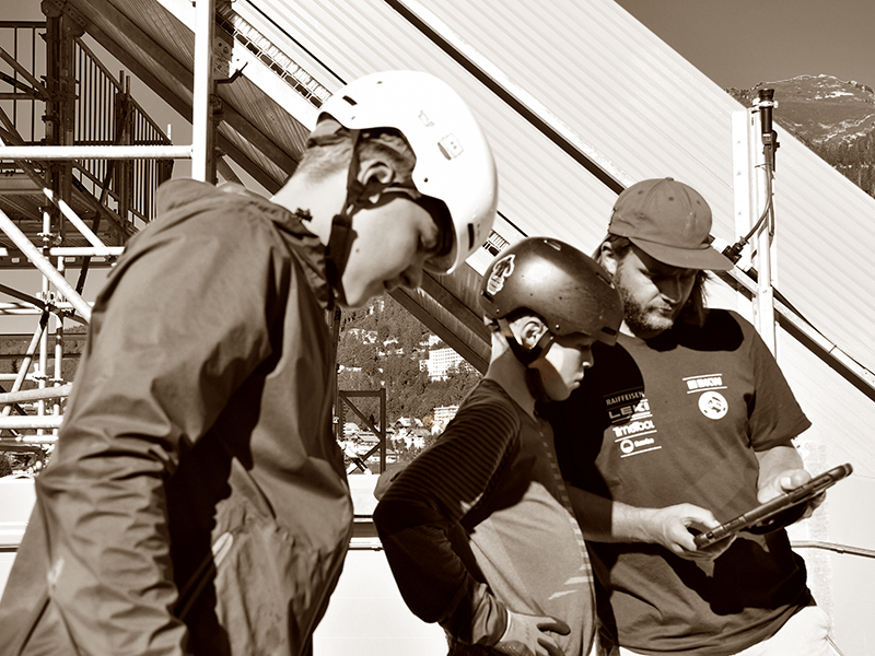 Derni&egrave;res instructions avant le saut.