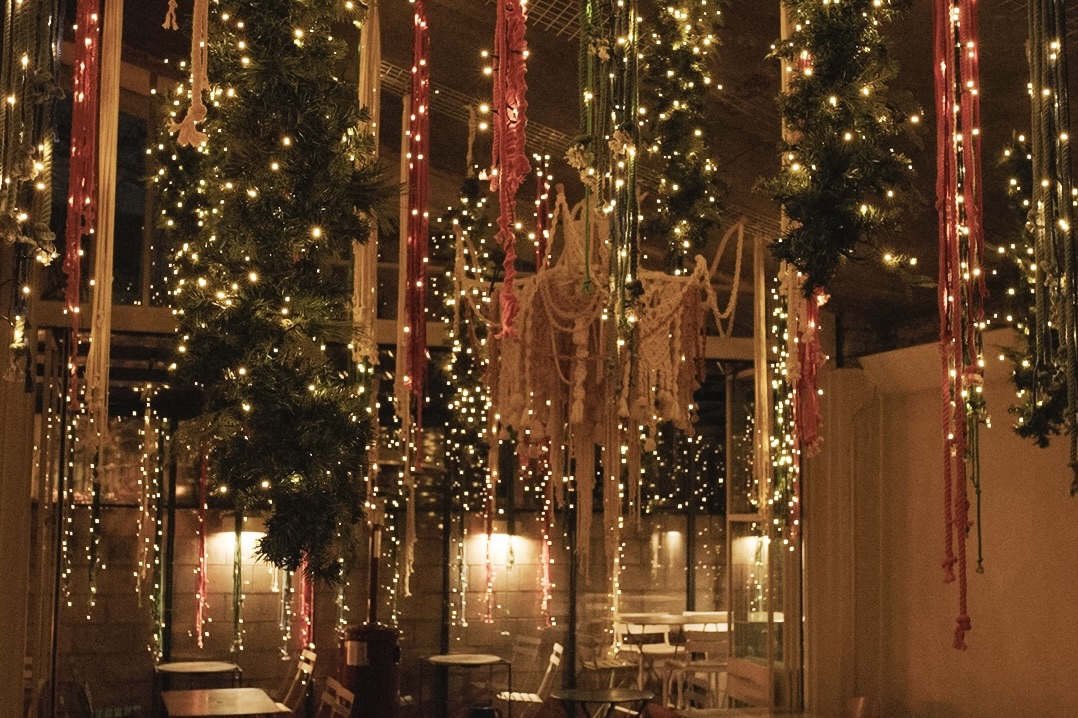  공중곡예 Aerial Dance&mdash;Votaries   CONTEdeTULEAR, Seoul  2025.12.04.-2026.02.18.   개인 프로젝트  Solo Project   후원: 꽁티드툴레아  제작 도움: 손윤희, 김태선, 김현우, 신희상, 조아름, 꽁티드툴레아 팀  Supported by CONTEdeTULEAR  Production Assistant: Yunhee Son, Taesun Kim, Hyunwoo Kim, Hyisang Shin, Areum Jo, CONTEdeTULEAR Team