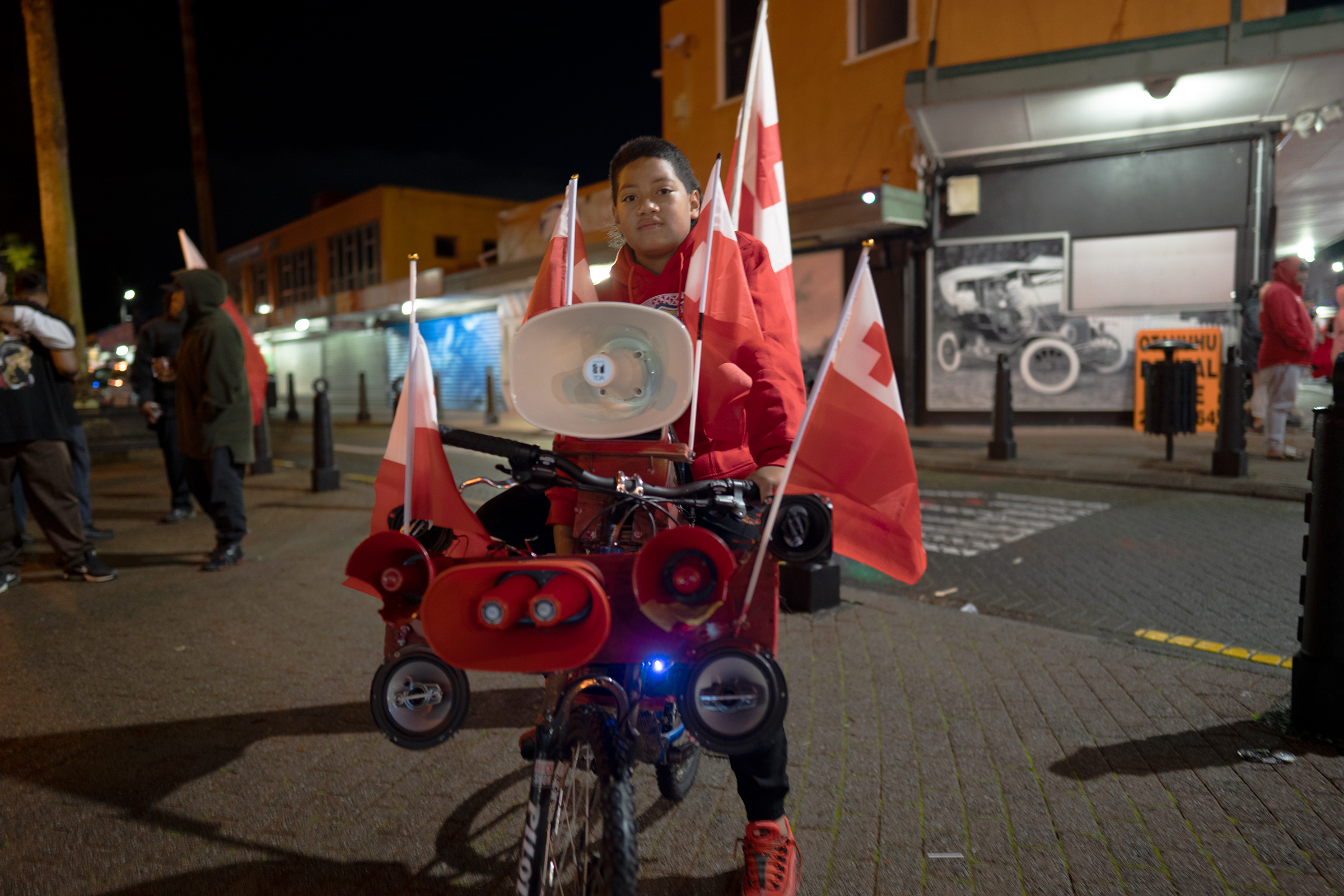 Siren bike rider at the MMT parade, 2022