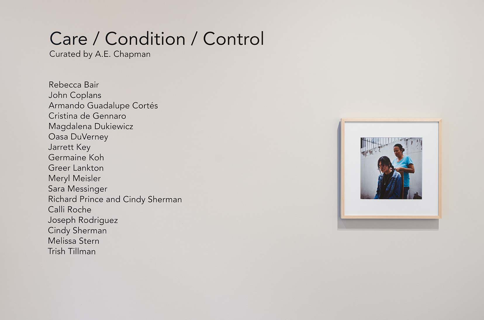 Sara Messinger, Untitled (Mexico City, December 2023) , 2023. Chromogenic print, 11 x 14 inches (image), 16.5 x 16.5 inches (framed). Photo by Etienne Frossard.