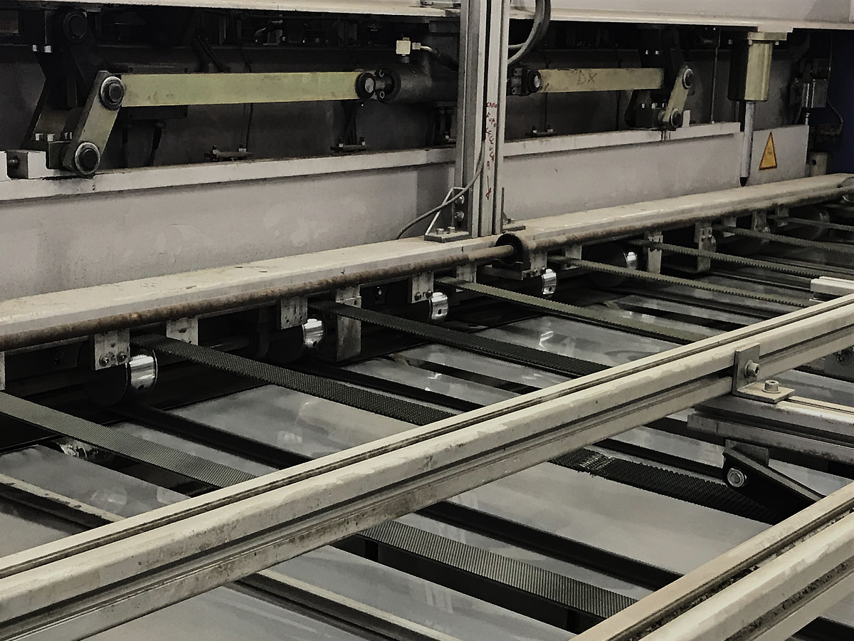 Les tranches sont ensuite envoyées à l'encollage