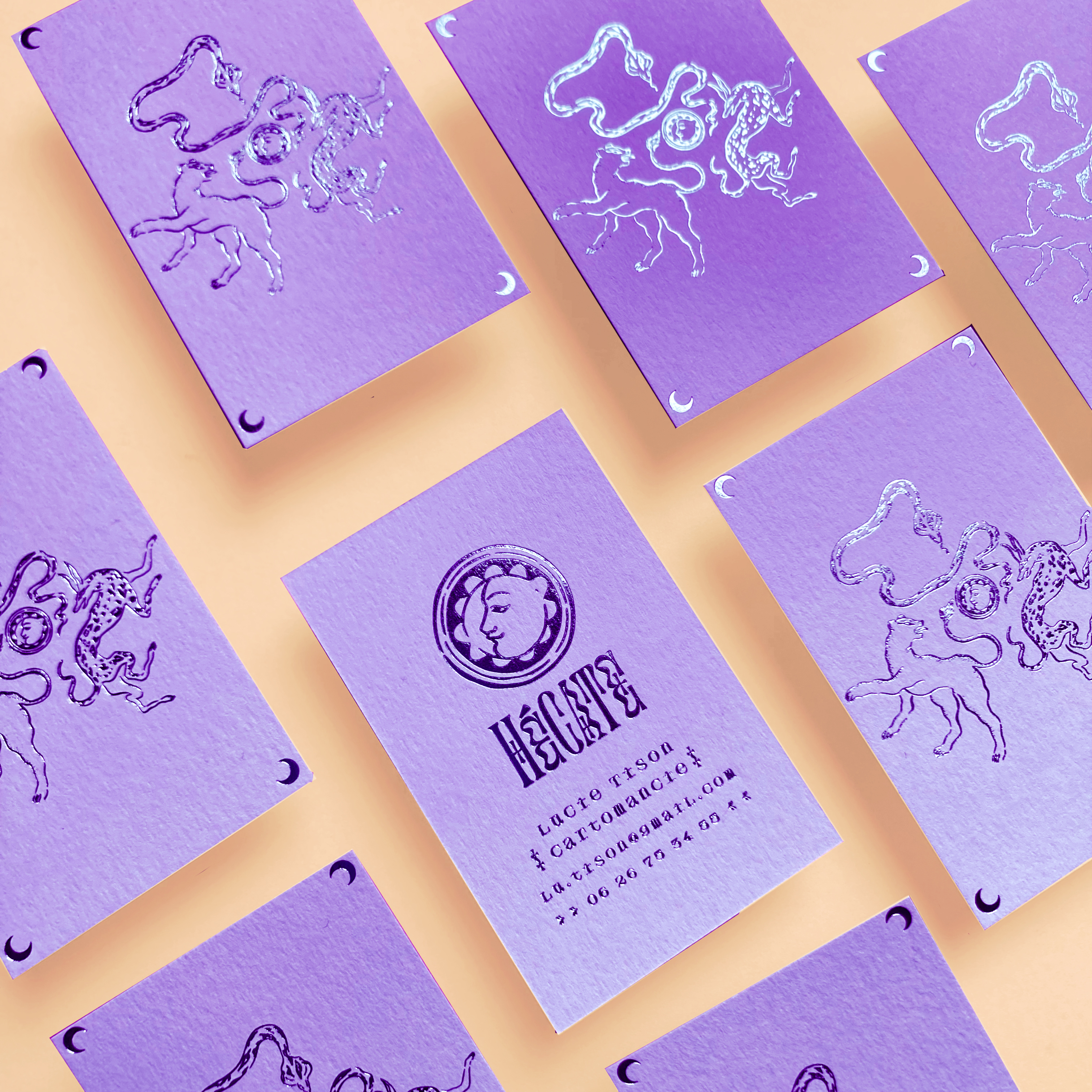 Hecate la cartomancienne