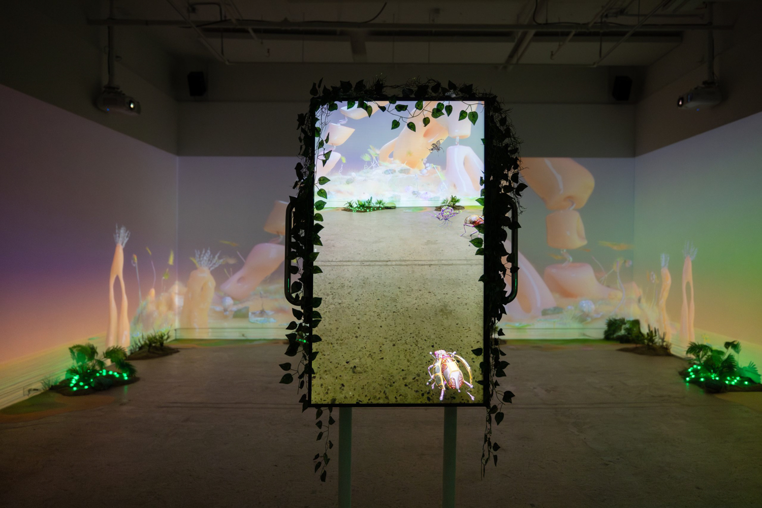 Bianc Shonee Arroyo-Kreimes. Visions on the Pond, Optica (MOMENTA 2023). Photo : Mike Patten.