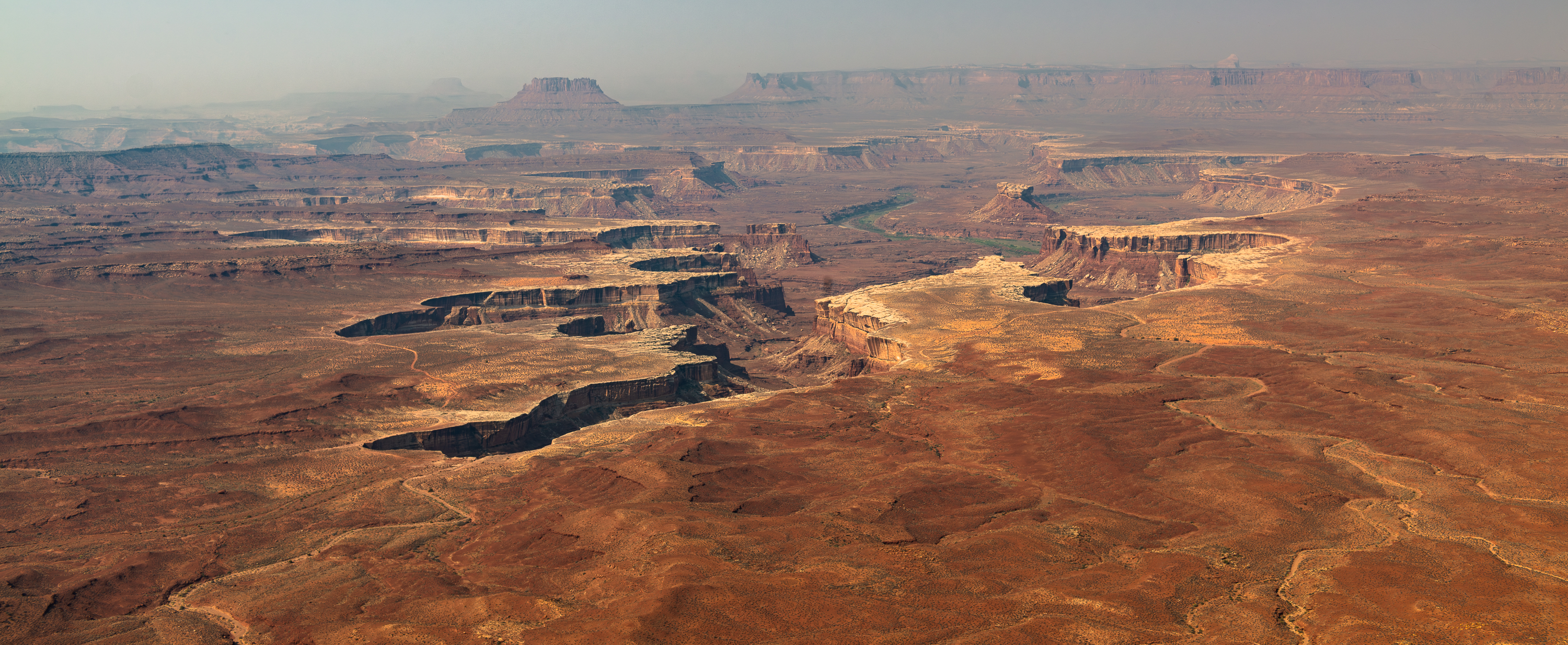 Island in the Sky, près de Moab. Green River Overlook, les méandres de la Green River. 