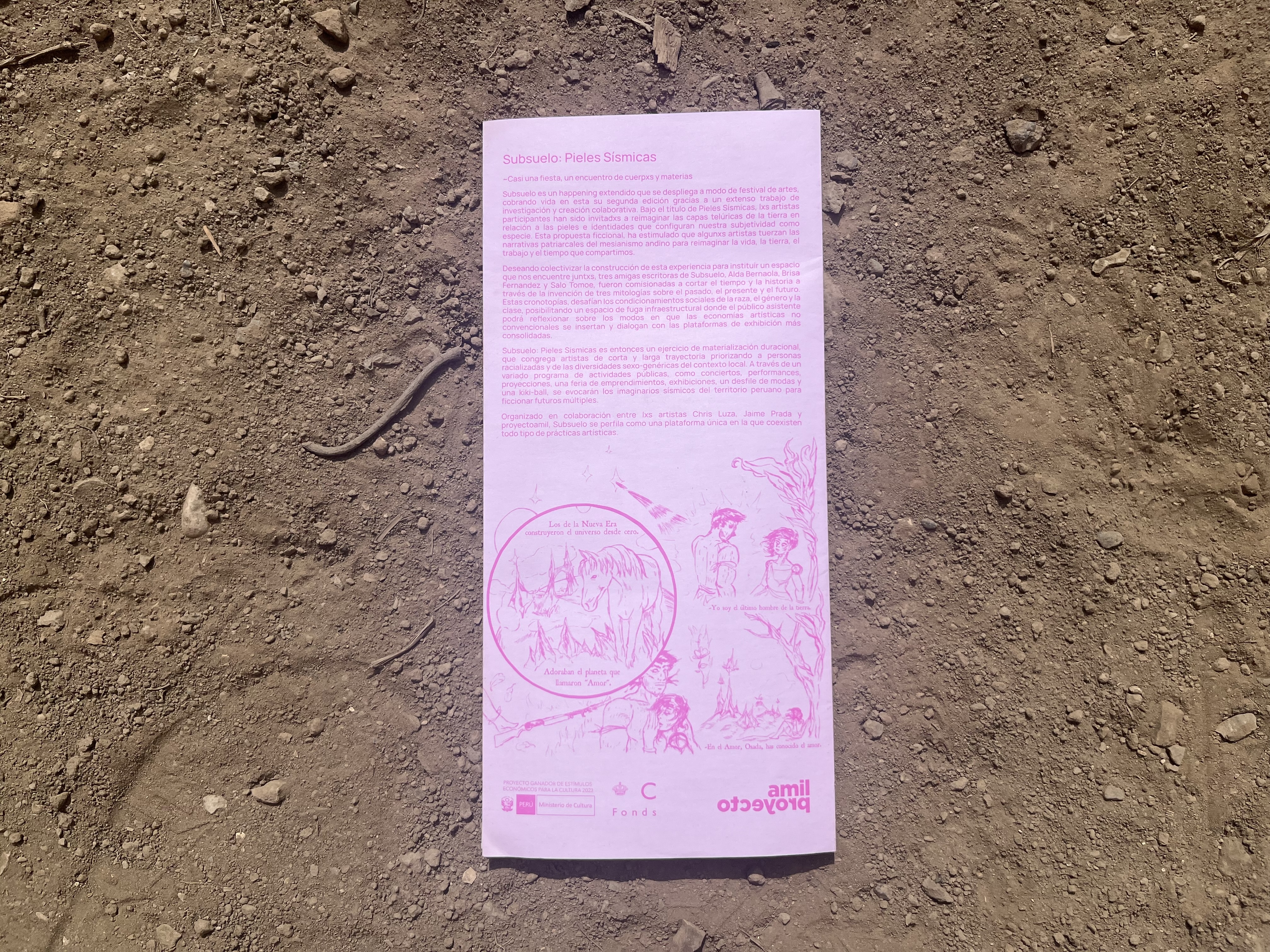 Folded flyer featuring the three myths written by La Alda, Brisa Fern&aacute;ndez, and Salo Tomoe, along with a comic strip by Estado de Limbo inspired by those myths