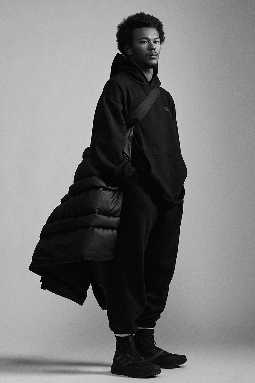 WTS] Adidas x Pharrell Williams Samba Tripple Black, Men's Fashion