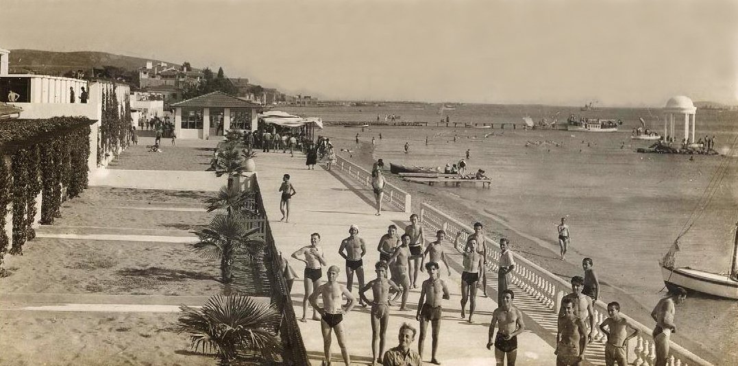 Figure 93 - People posing at Süreyya Beach