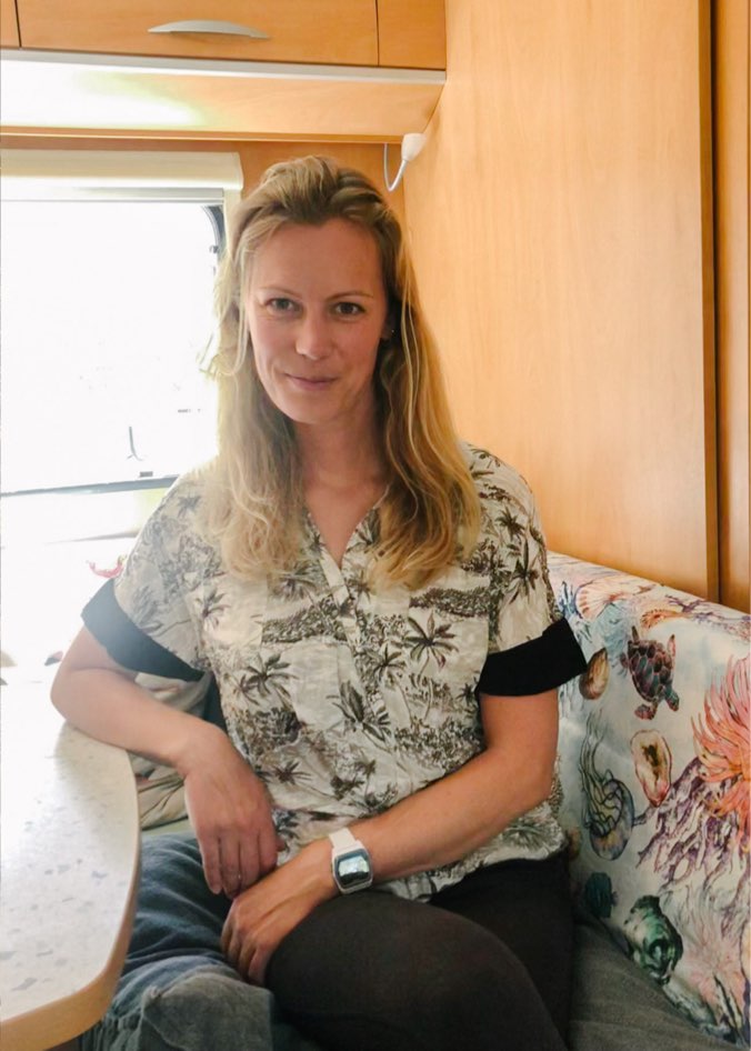 Anna Schnelzer  Accounting