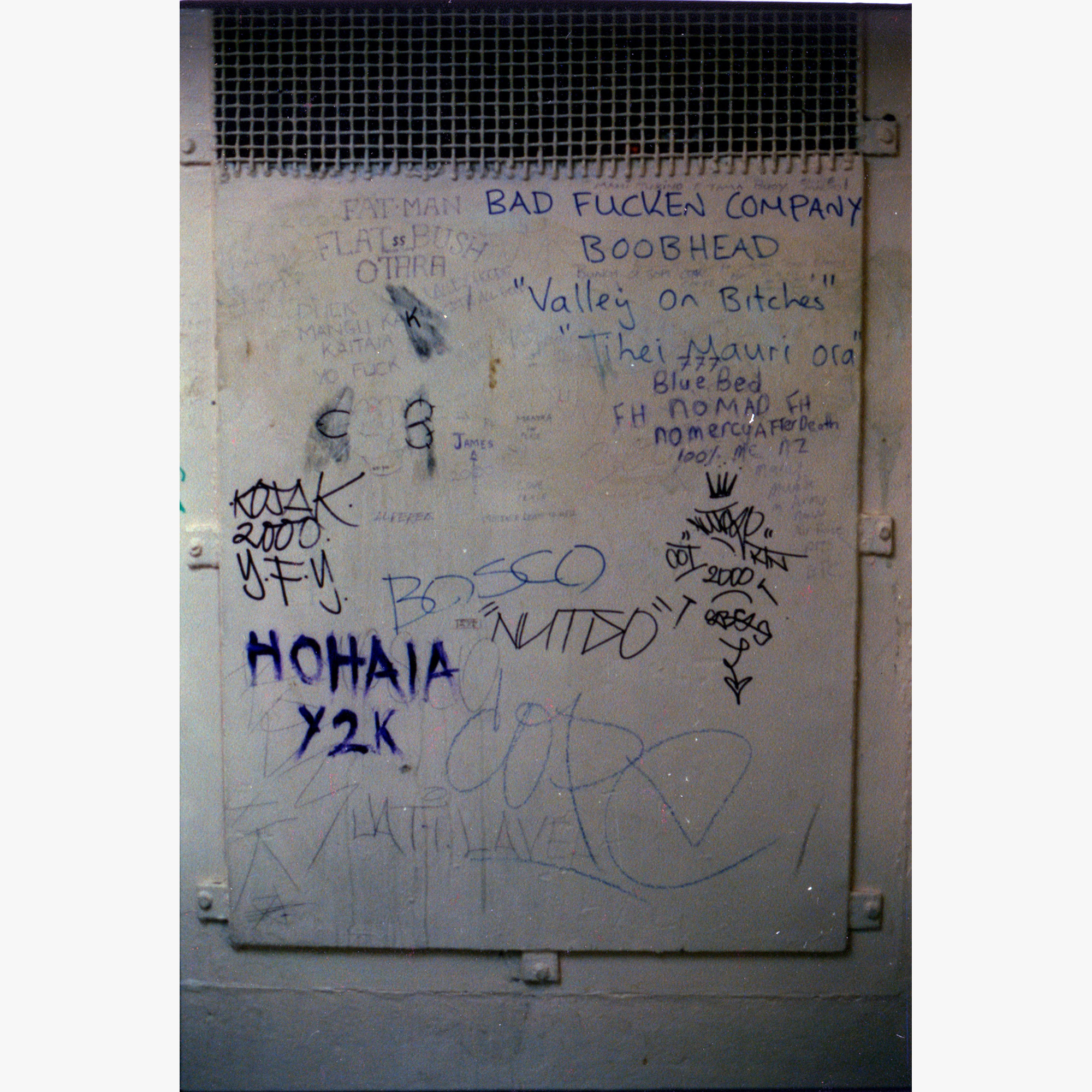 2/2The pound, Mount Eden Prison, 2000 (000820_17a)