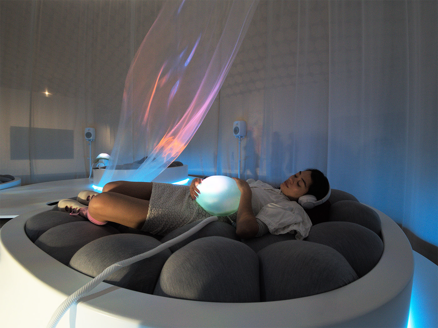 Spirit Systems of Soft Knowing ༊*·˚ – Haptic Womb/ Surround Sound Installation @ Amos Rex Museum 2024