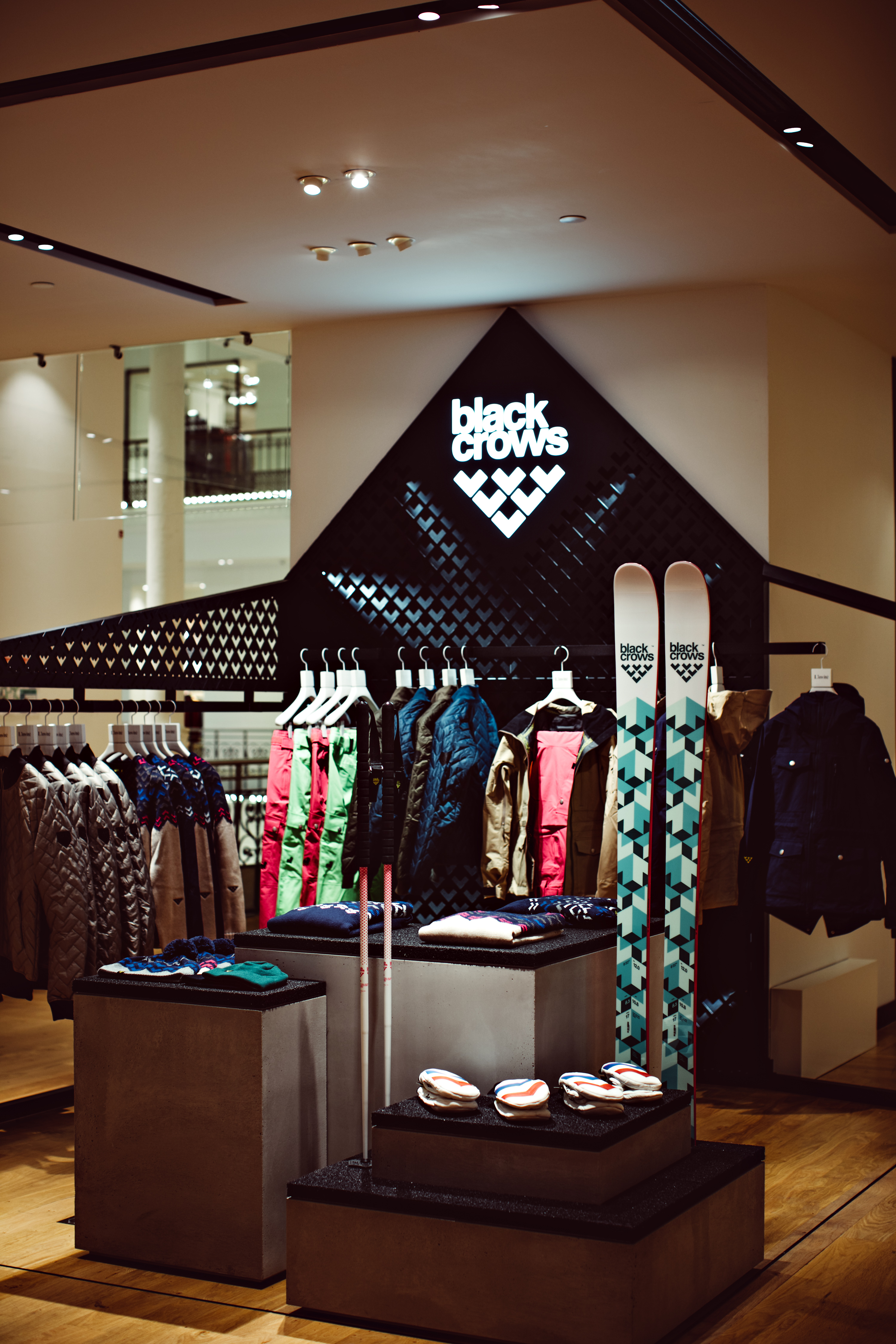 LE BON MARCHÉ RIVE GAUCHE HOMME, 2017 CORNER @ REV ARCHITECTURE
