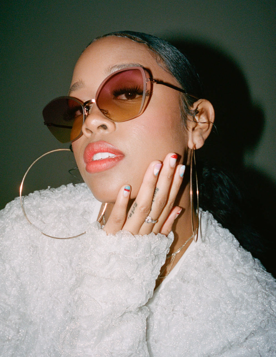 H.E.R, Clash Magazin