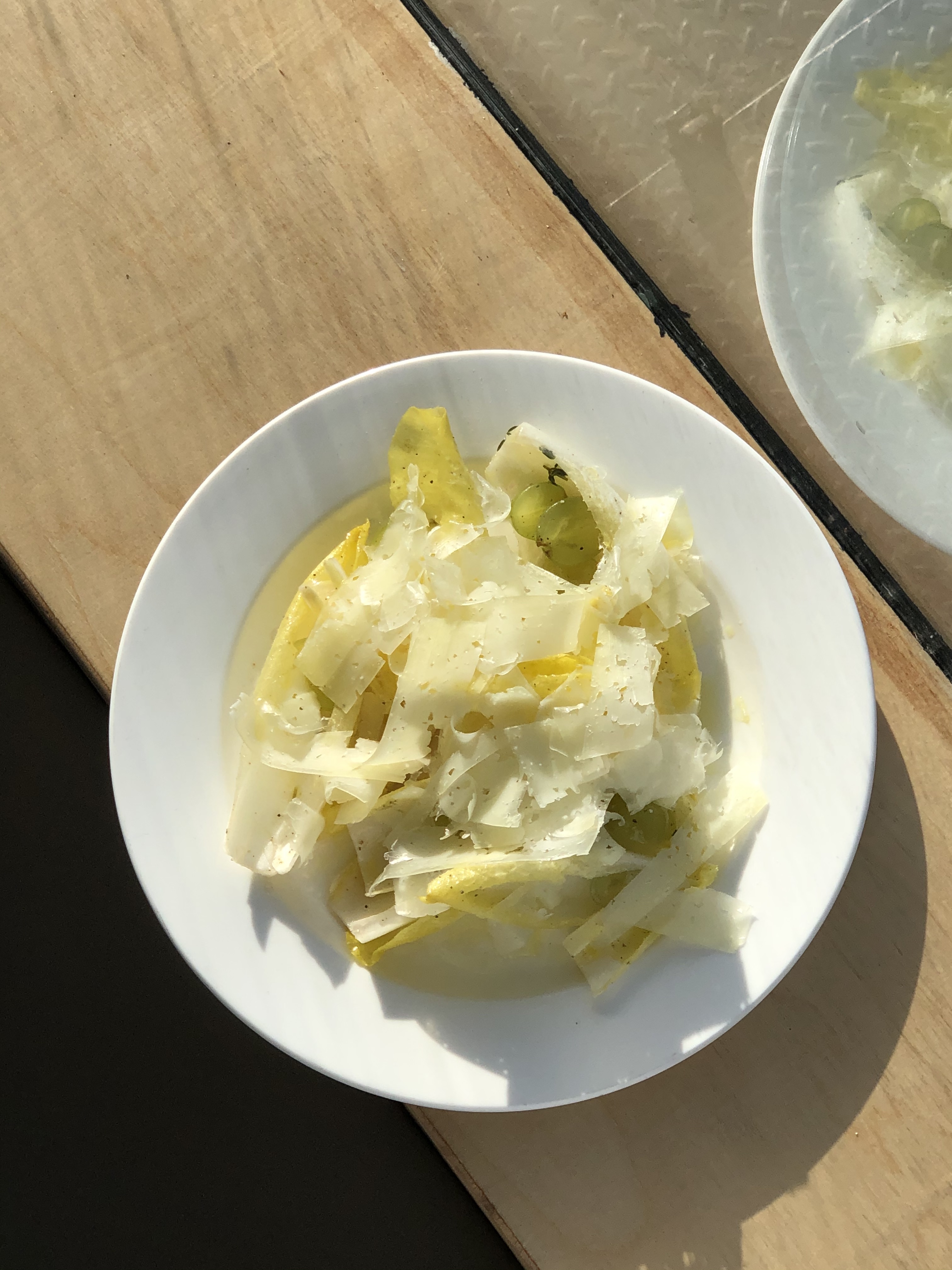 ENDIVE, GRAPES, MONTEALVA