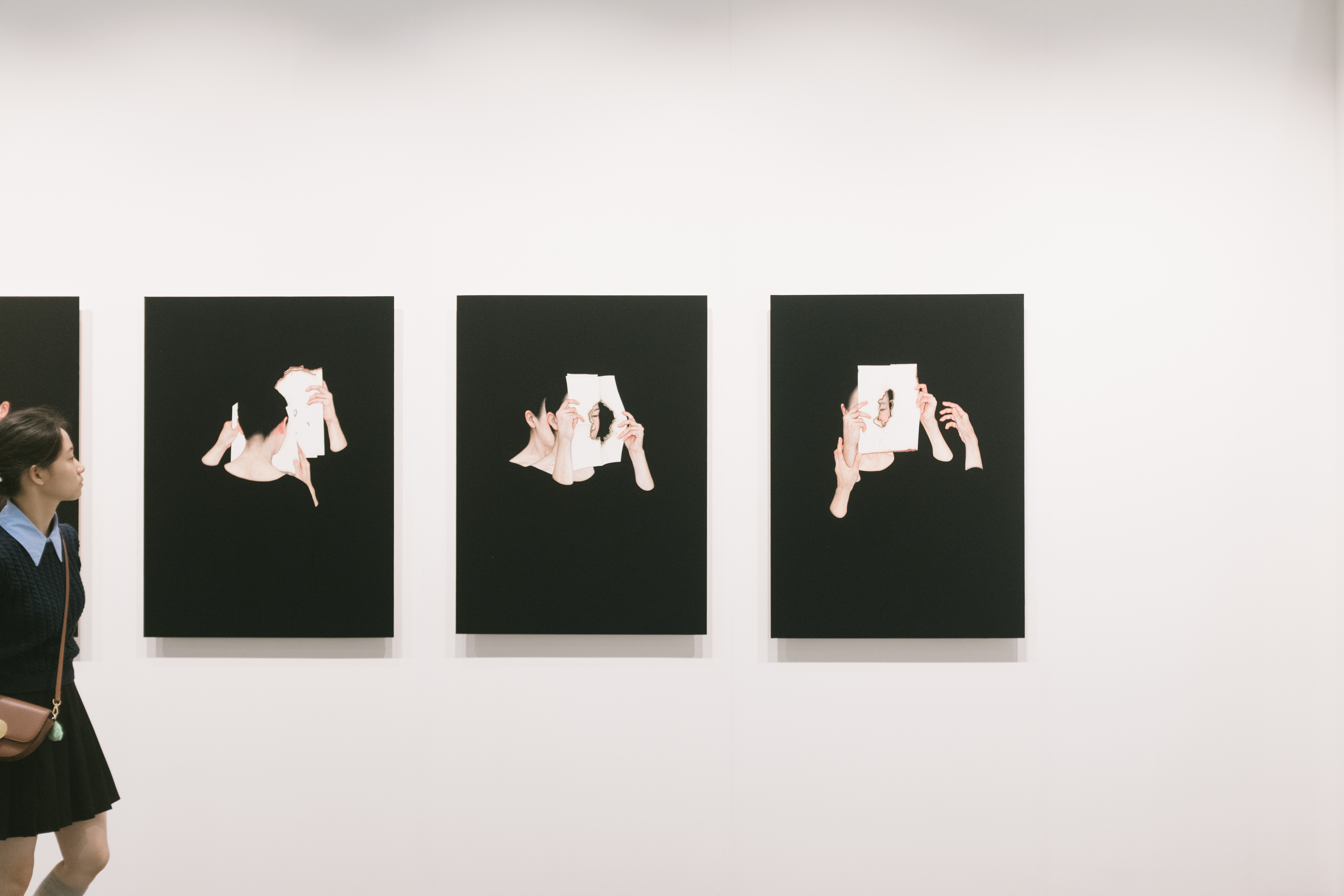 2. Paintings by artist Jinju Lee at Arario Gallery.