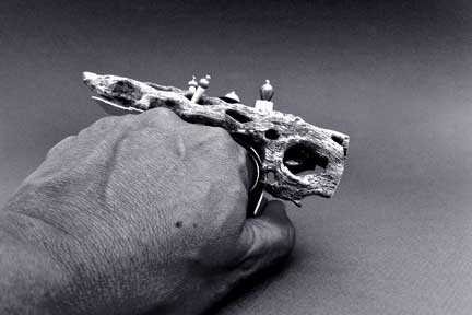 Classific-WeaponOrAdornment003-II  