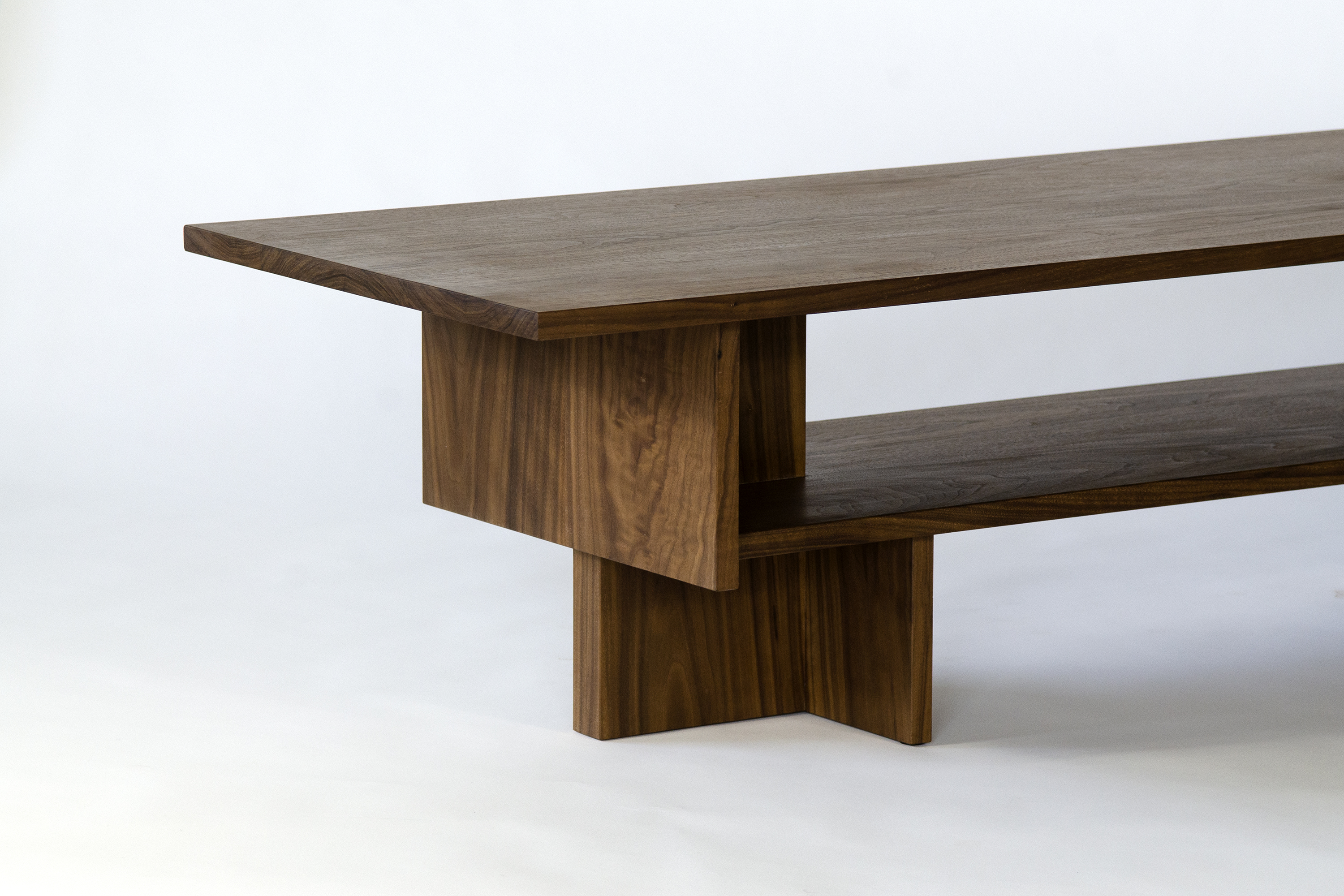Ballast table in walnut, detail