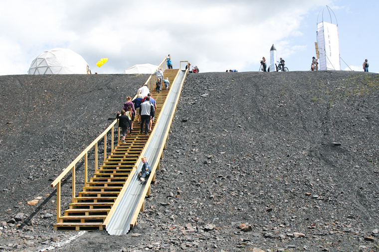 stairs + slide // on the moon // image courtesy collectif etc
