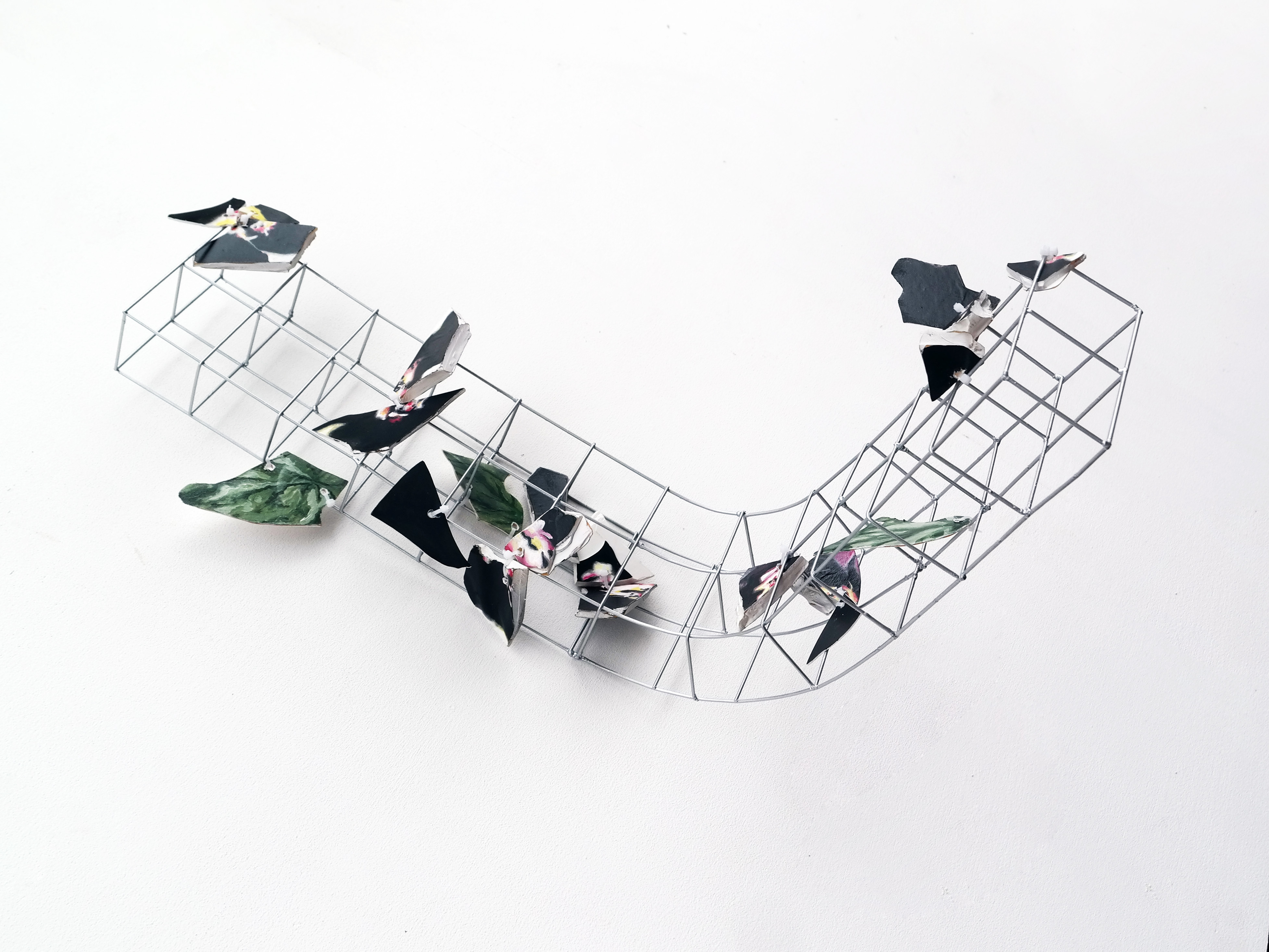 No Construction Allowed Holidays #1 | 2022 | Wire, resin, acrylic paint | 53 x 22 x 37 cm