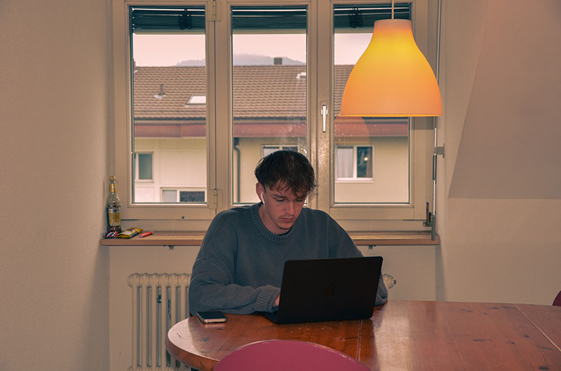 8:00 Uhr, die Vorlesung findet heute online statt