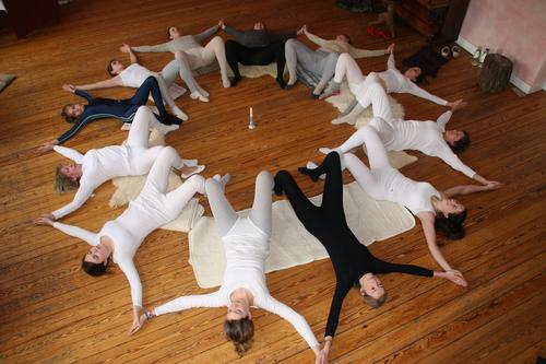 Insights in the project Social bodies by Denise Bettelyoun