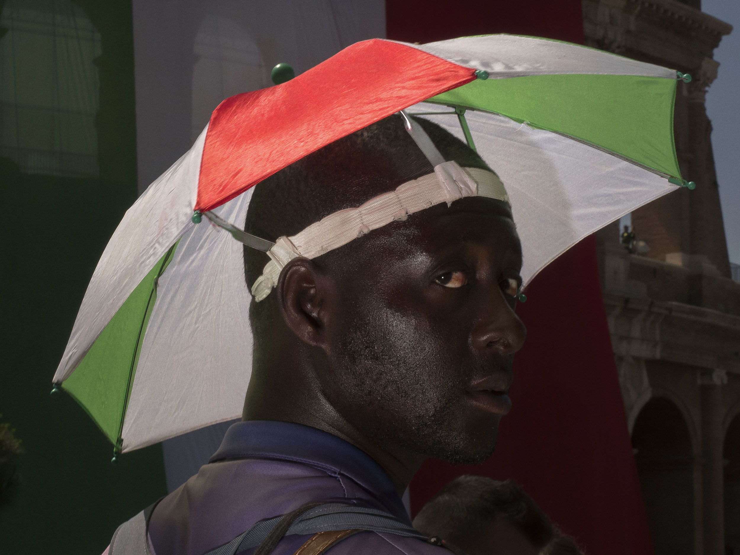 Realpolitik - Venditore Ambulante, Italy, 2018 (75x100cm) Ed. 7