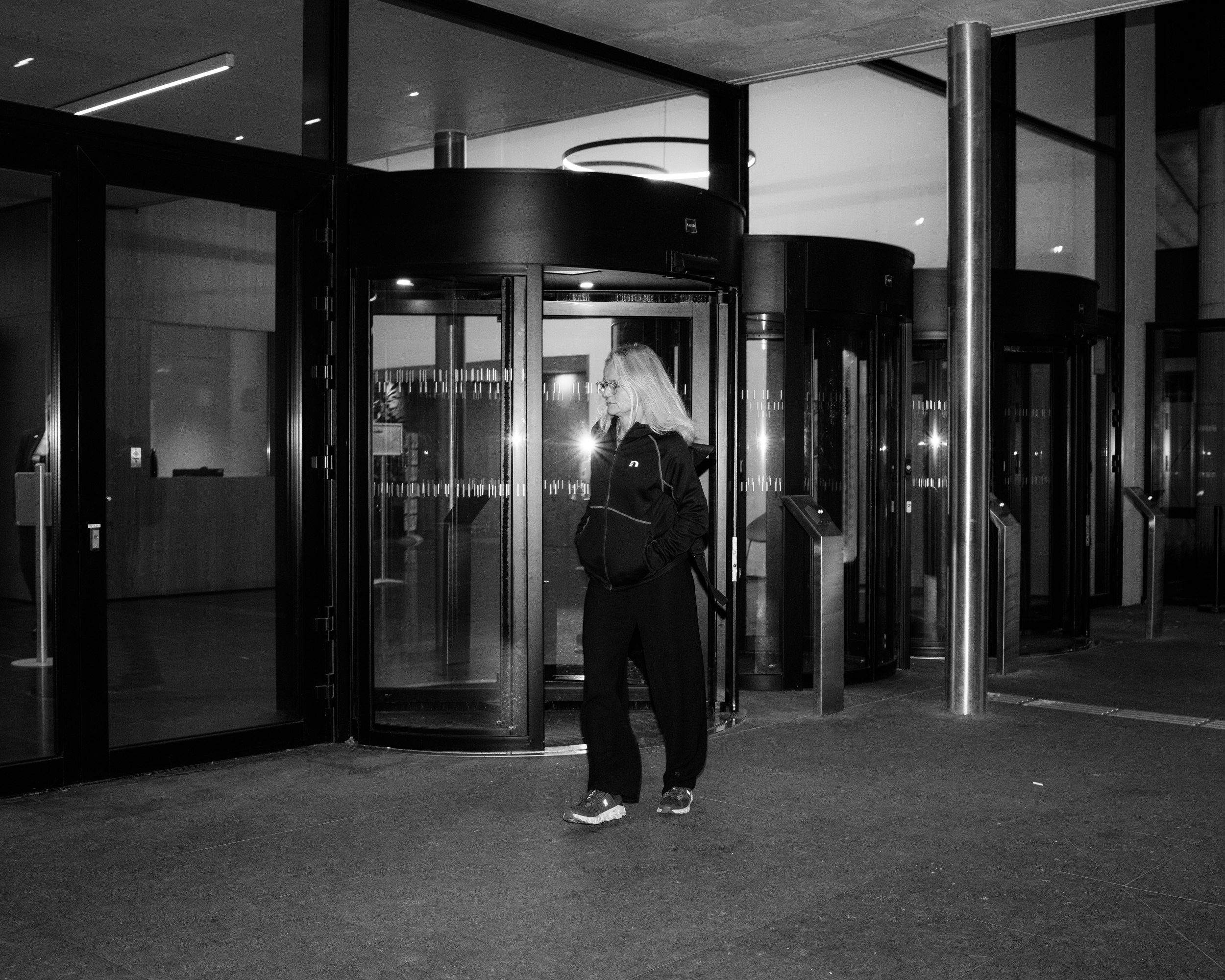 21:20 leaving the parliament