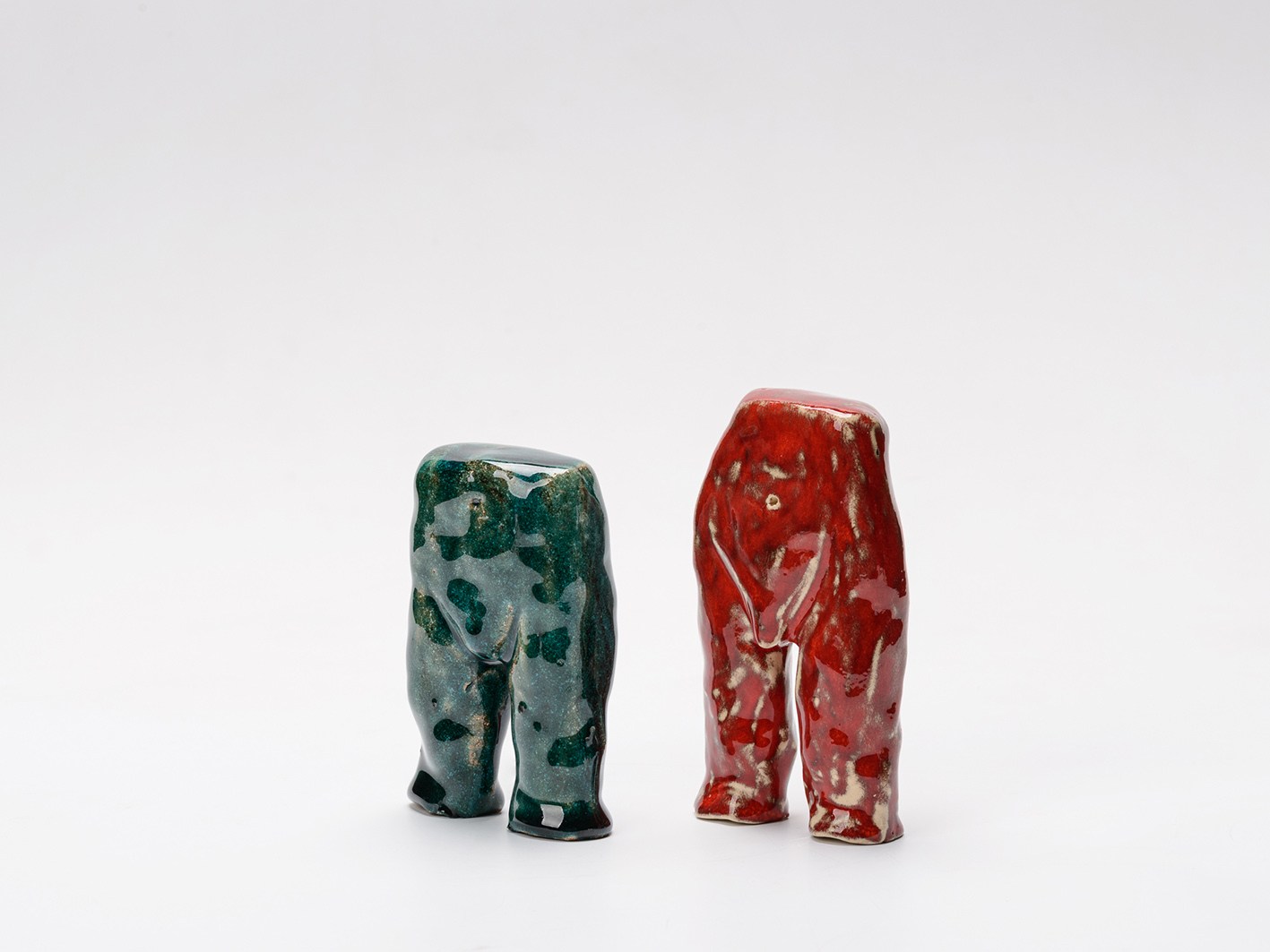 Small monuments, ceramics, 9,5 and 11 cm high