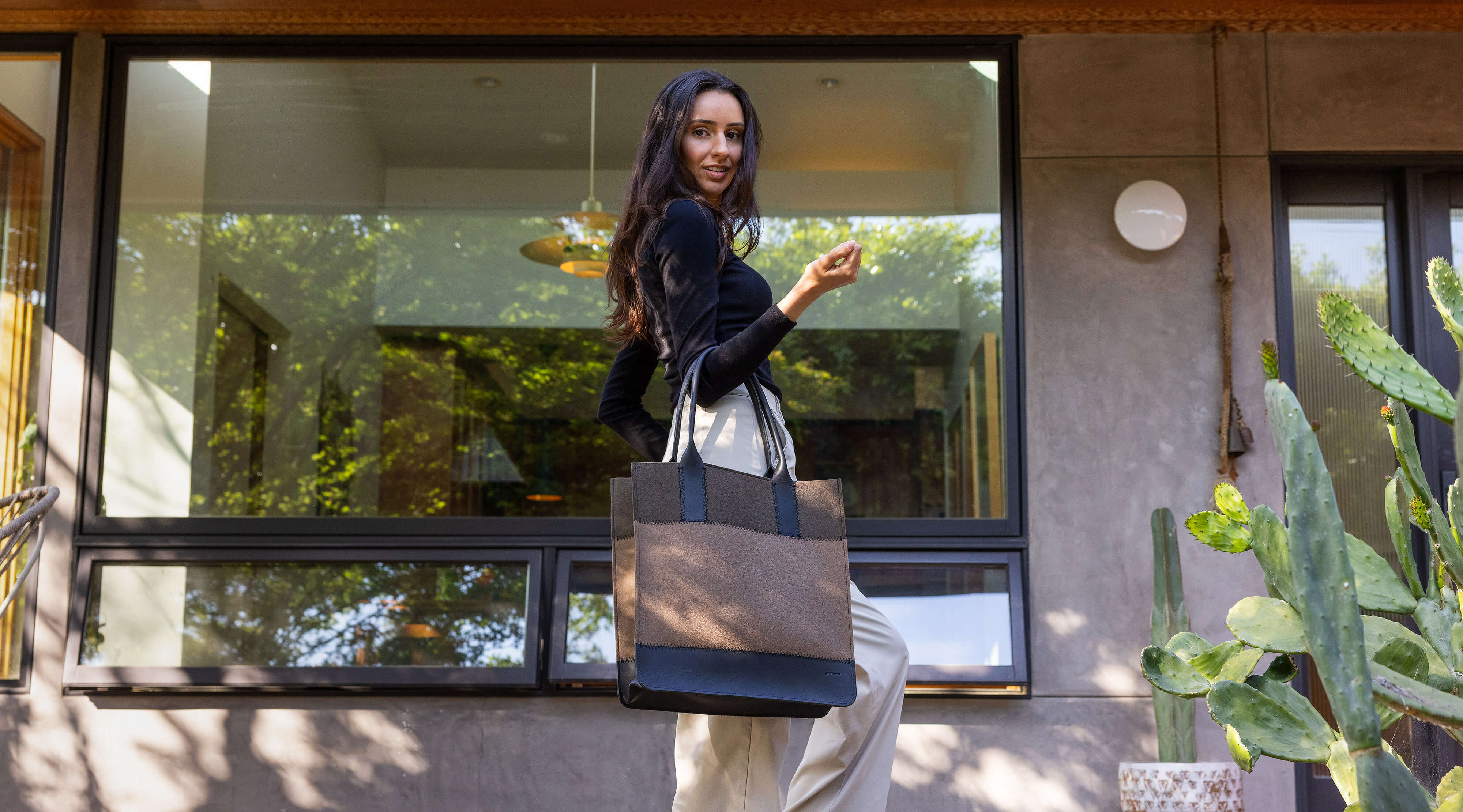 Jaunt Tote in Cumin & Tobacco Merino Wool, Autumn/Winter collection, 2025.