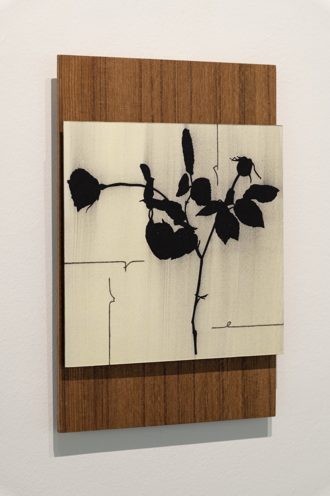 ‘Taking it down, slowing it down’, 2023, conté pencil and en acrylic on 					paper/aluminium and teak wood panel, 30 x 20 cm, private collection (photo: Eric de Vries)