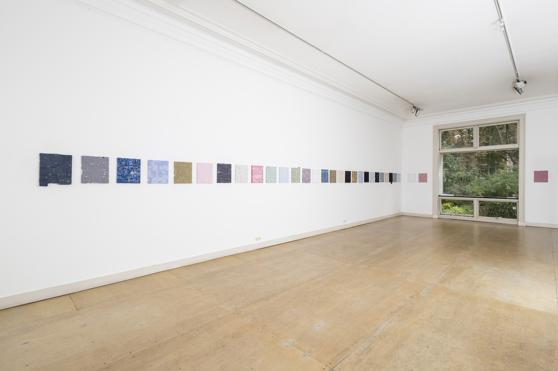 ’Perfect Friends - Perfect Lovers’, 2025. Installation view at PHOEBUS ROTTERDAM. Men’s shirts hand stitched over wooden stretchers. 35 x 30 cm - 35 x 61 cm.