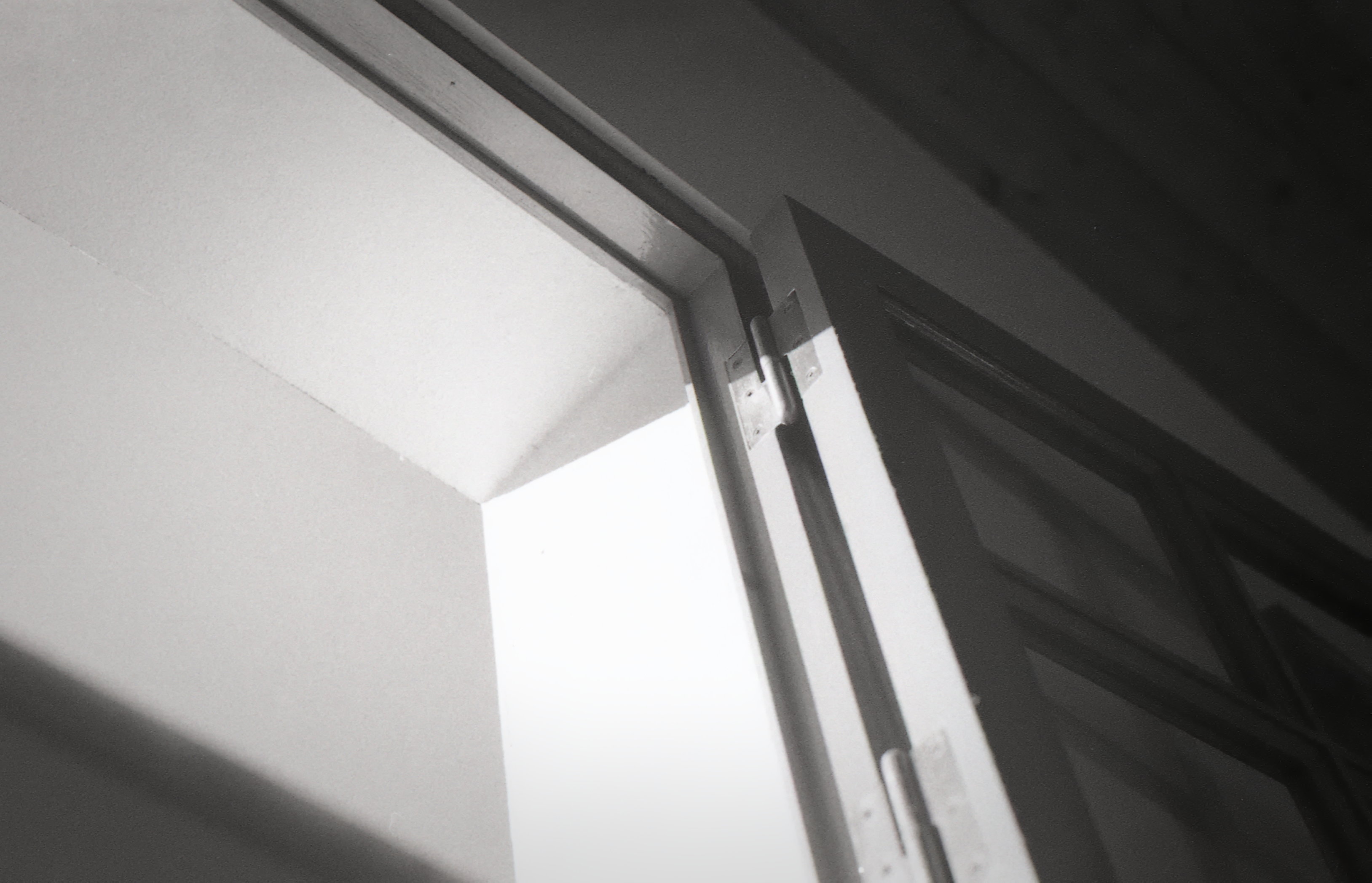 The essence of oneness bursts so loud that it is impossible to be conscious of anything else