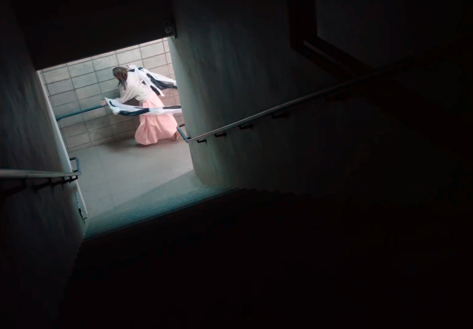 Cindy - Dans le café